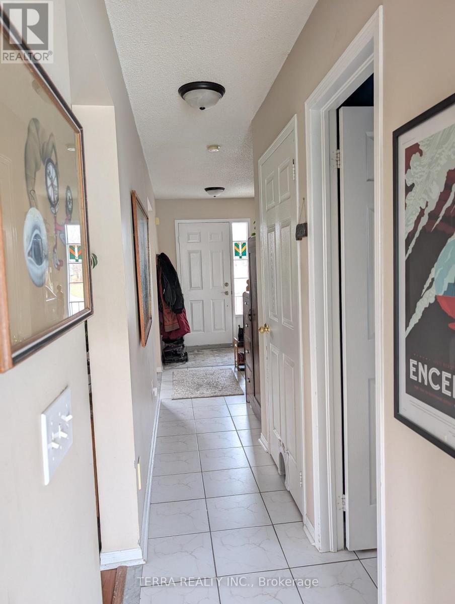 25 Wice Road, Barrie (Holly), Ontario L4N 8S4 - Photo 9 - S12602734