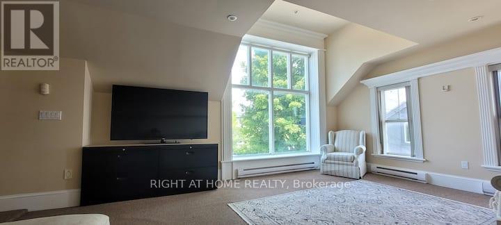 104 Laclie Street, Orillia, Ontario  L3V 4M8 - Photo 1 - S12602870