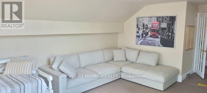 104 Laclie Street, Orillia, Ontario  L3V 4M8 - Photo 9 - S12602870