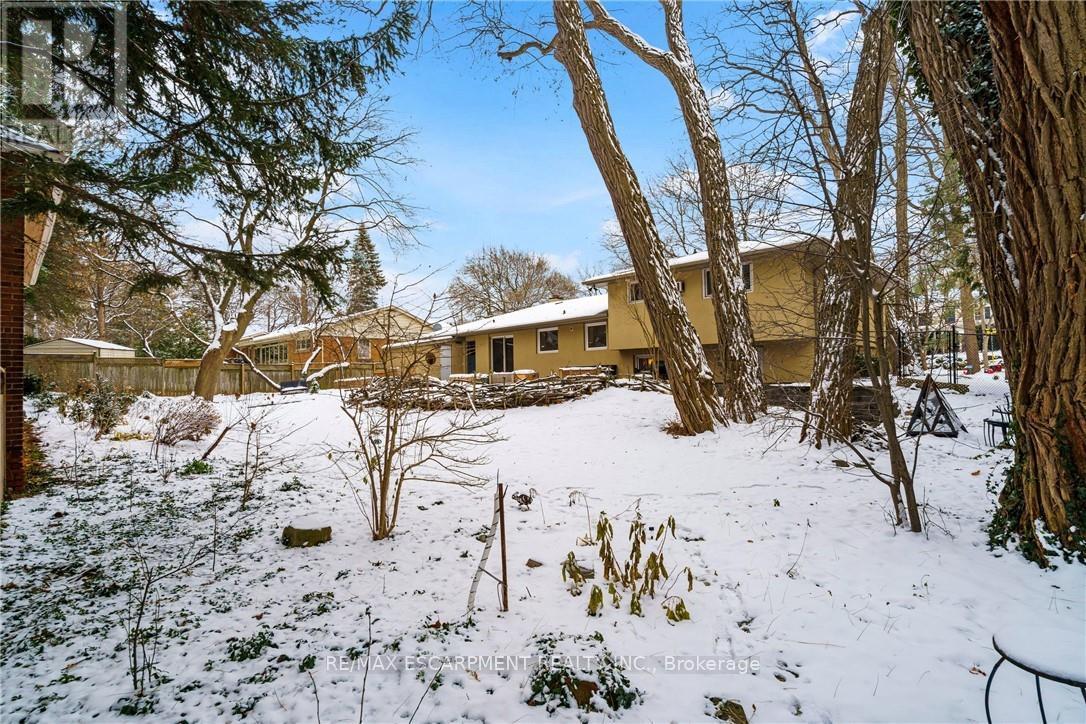 3 Hatfield Place, Hamilton, Ontario  L9H 4J7 - Photo 2 - X12598822