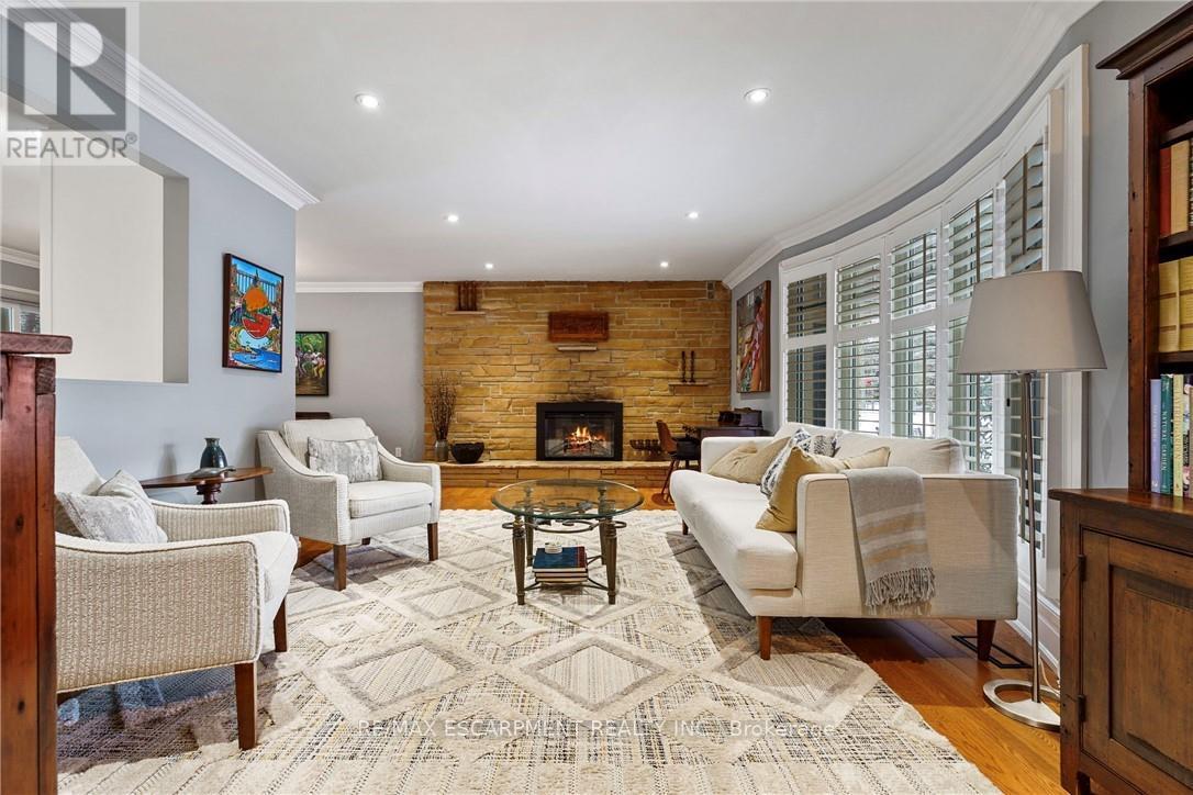 3 Hatfield Place, Hamilton, Ontario  L9H 4J7 - Photo 6 - X12598822