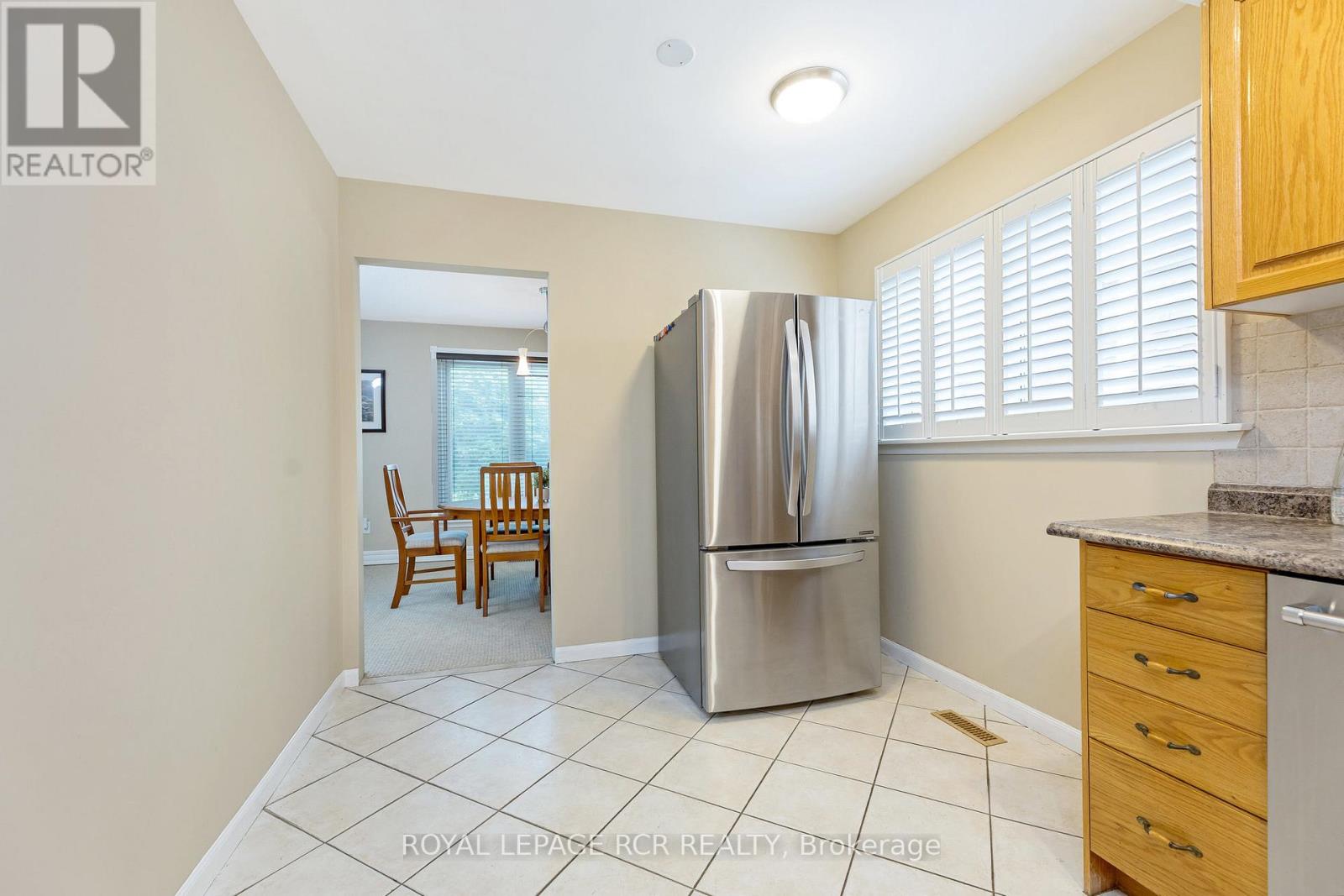 37 Grassmere Crescent, Brampton, Ontario L6S 1C9 - Photo 12 - W12602726