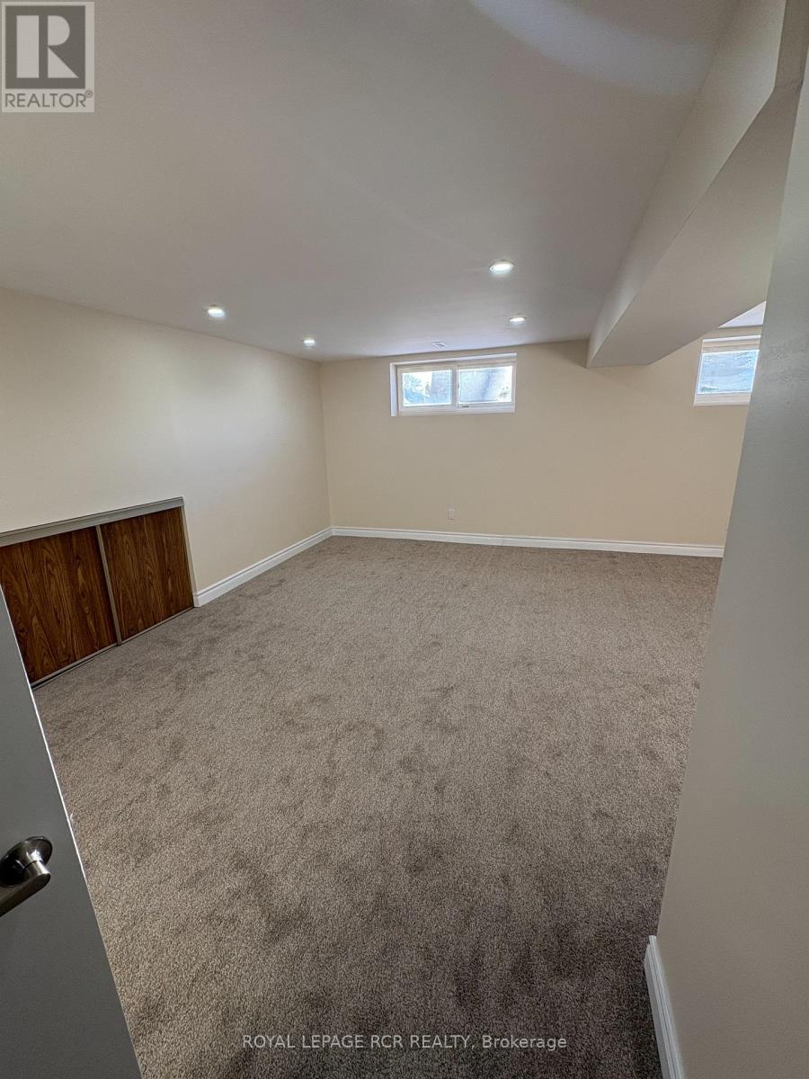 37 Grassmere Crescent, Brampton, Ontario L6S 1C9 - Photo 23 - W12602726