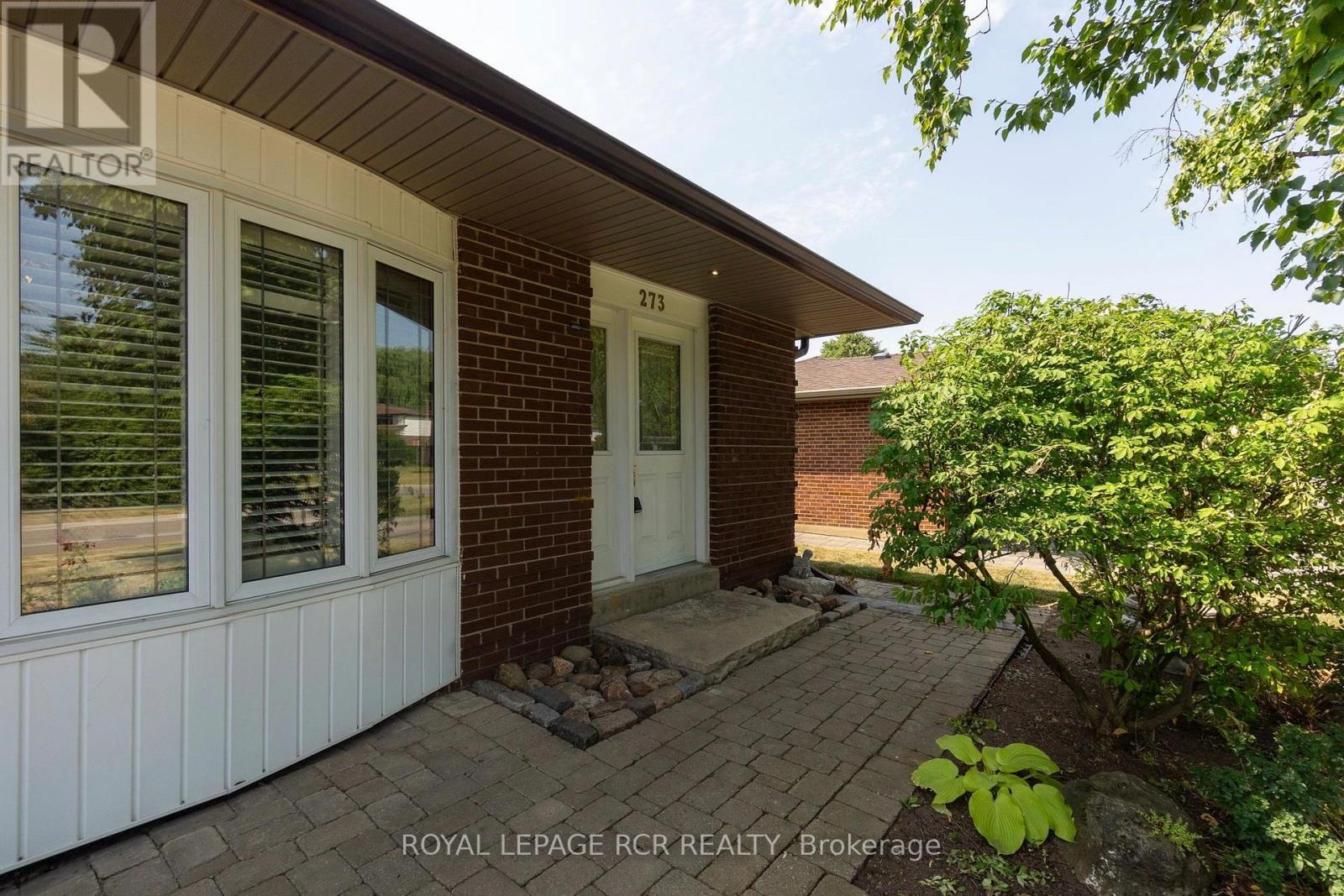 273 Newlove Drive, Caledon, Ontario  L7E 2A2 - Photo 2 - W12602742