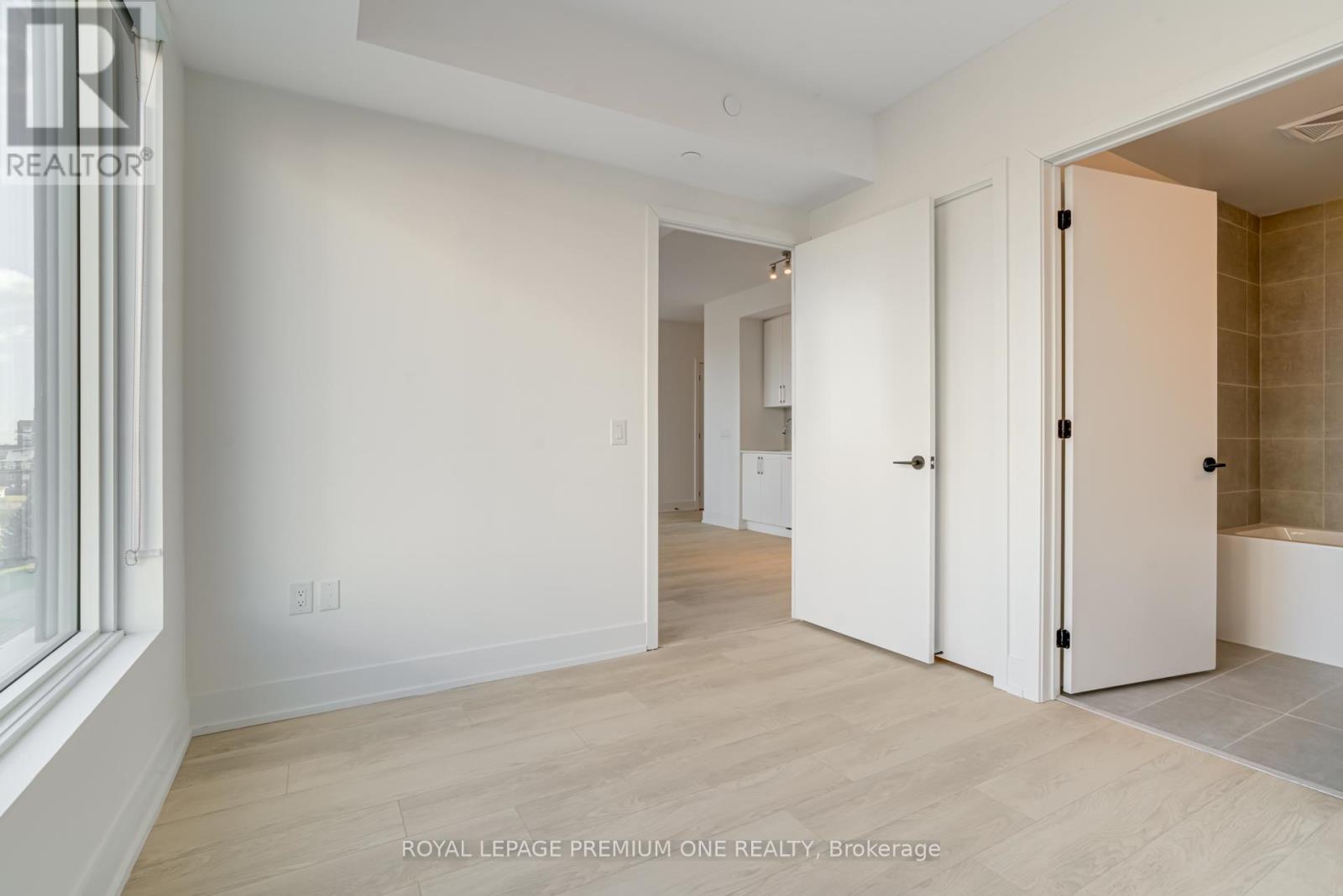 406 - 2450 Old Bronte Road, Oakville, Ontario  L6M 5P6 - Photo 14 - W12602746