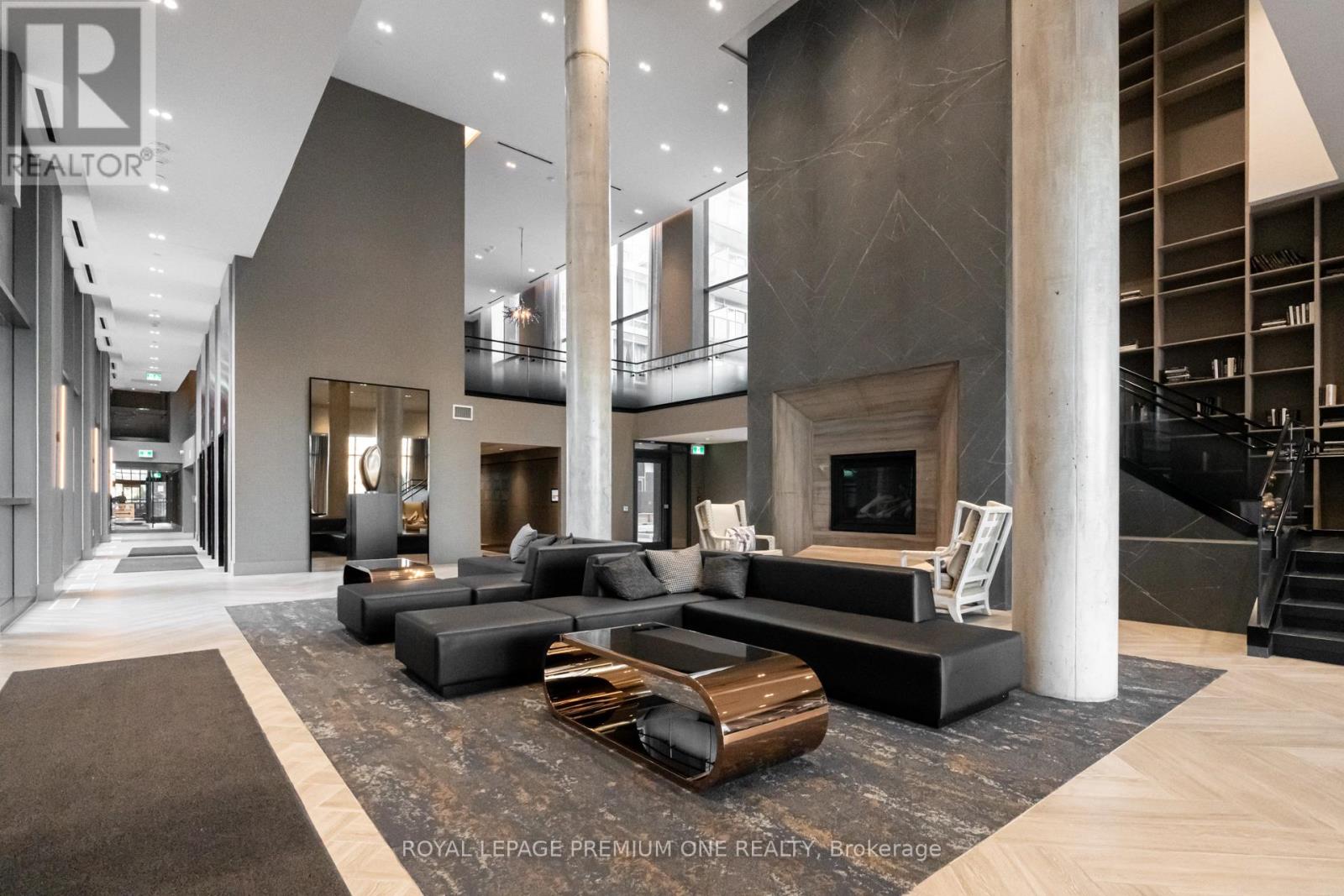 406 - 2450 Old Bronte Road, Oakville, Ontario  L6M 5P6 - Photo 3 - W12602746