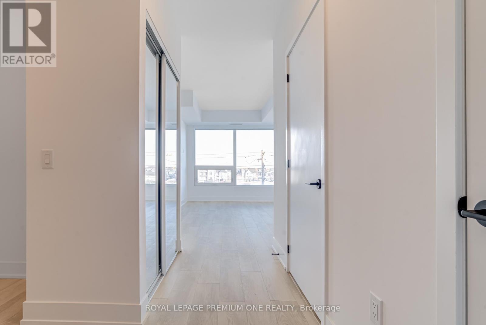 406 - 2450 Old Bronte Road, Oakville, Ontario  L6M 5P6 - Photo 4 - W12602746