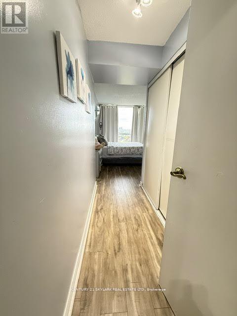 1707 - 5 Rowntree Road, Toronto, Ontario  M9V 5G9 - Photo 14 - W12602768