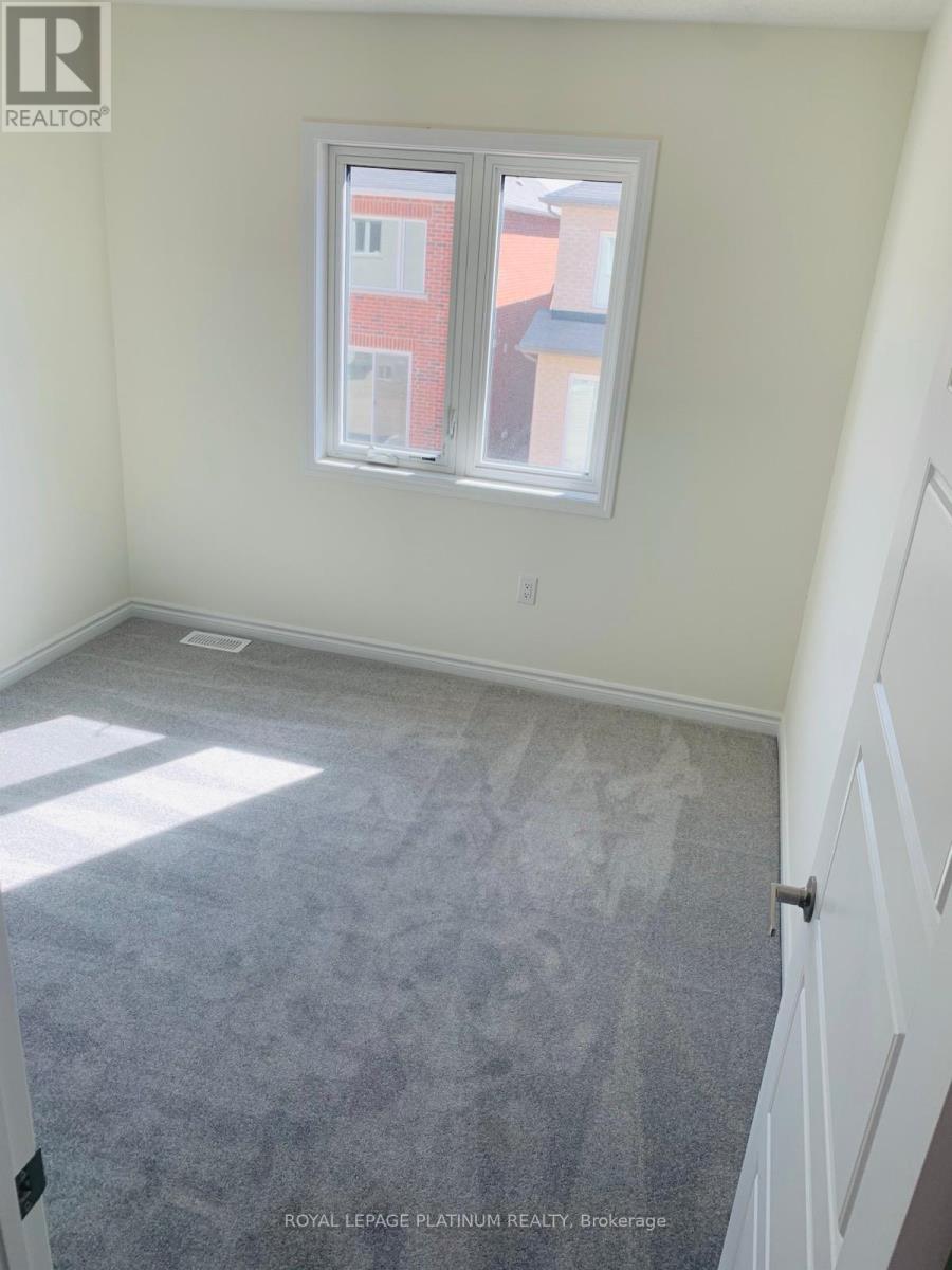 1366 Sycamore Garden, Milton, Ontario  L9T 2X5 - Photo 5 - W12602780