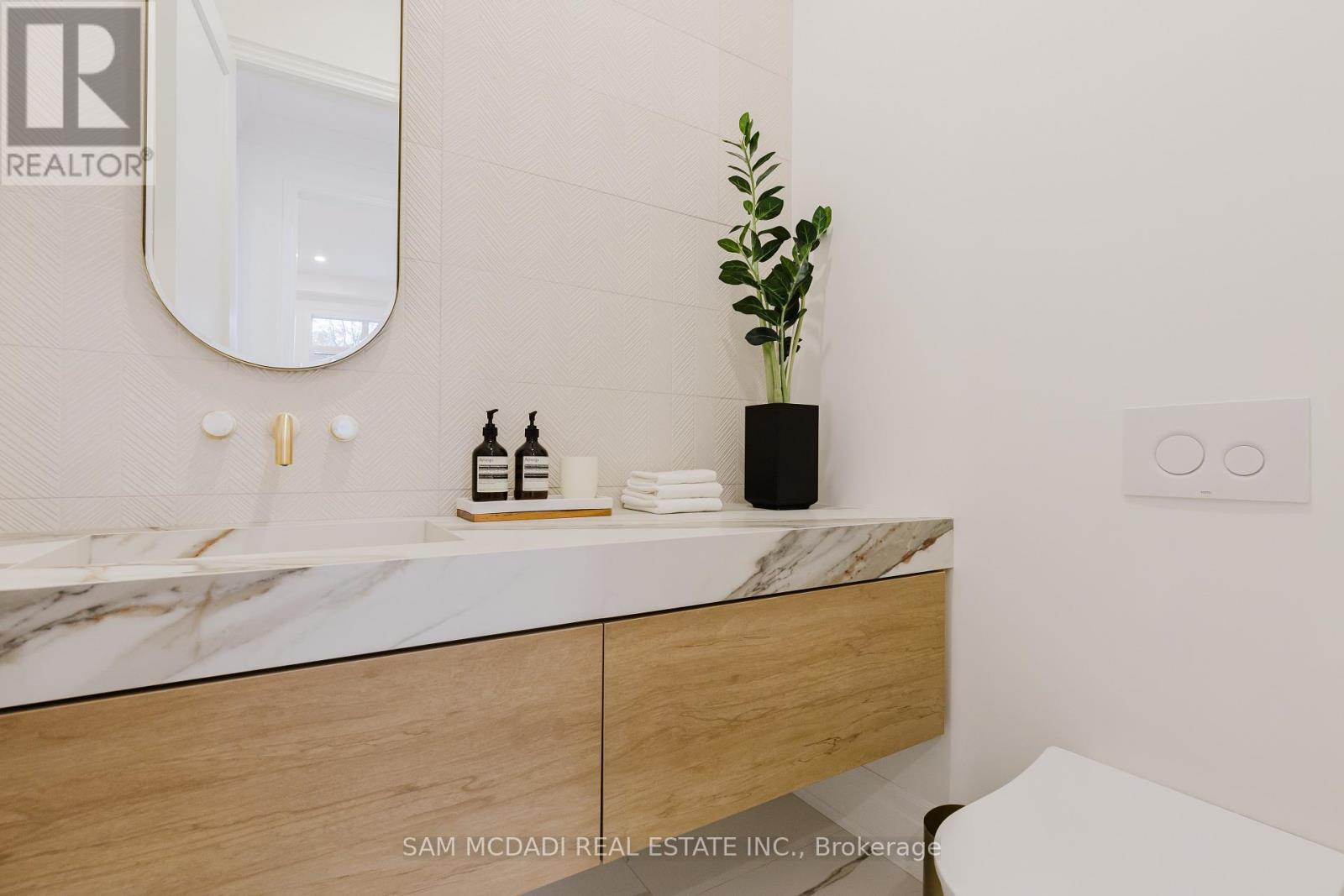 243 Prince George Crescent, Oakville, Ontario  L6L 6P2 - Photo 11 - W12602790