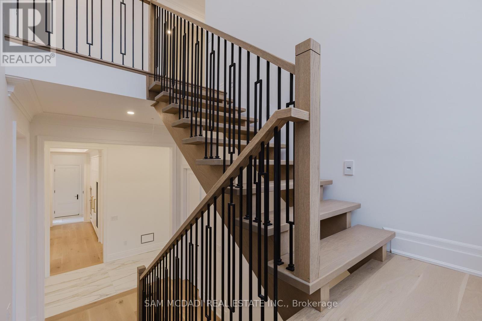 243 Prince George Crescent, Oakville, Ontario  L6L 6P2 - Photo 22 - W12602790