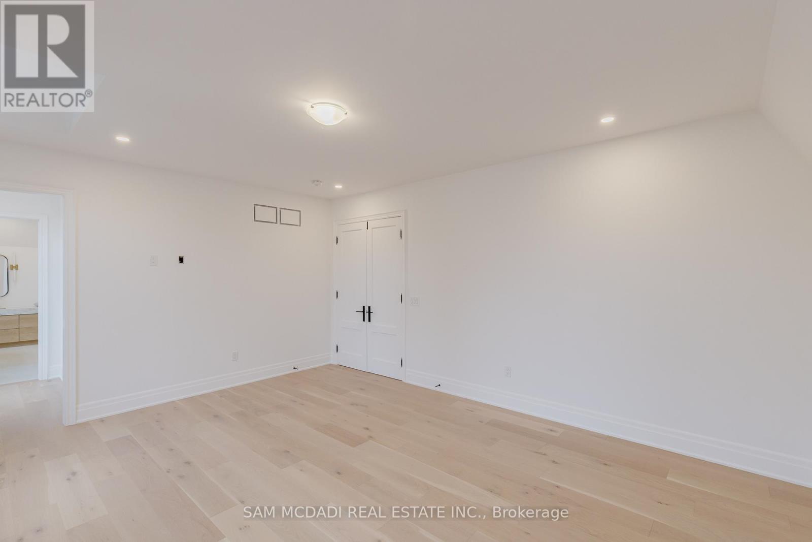 243 Prince George Crescent, Oakville, Ontario  L6L 6P2 - Photo 27 - W12602790