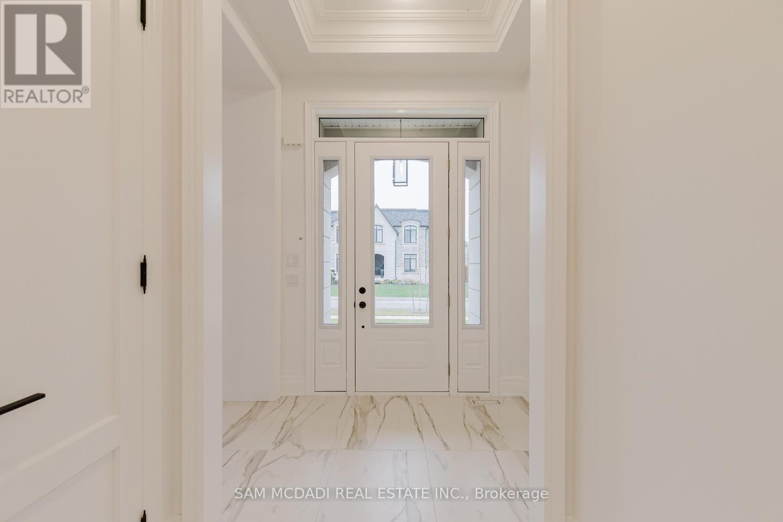 243 Prince George Crescent, Oakville, Ontario  L6L 6P2 - Photo 3 - W12602790