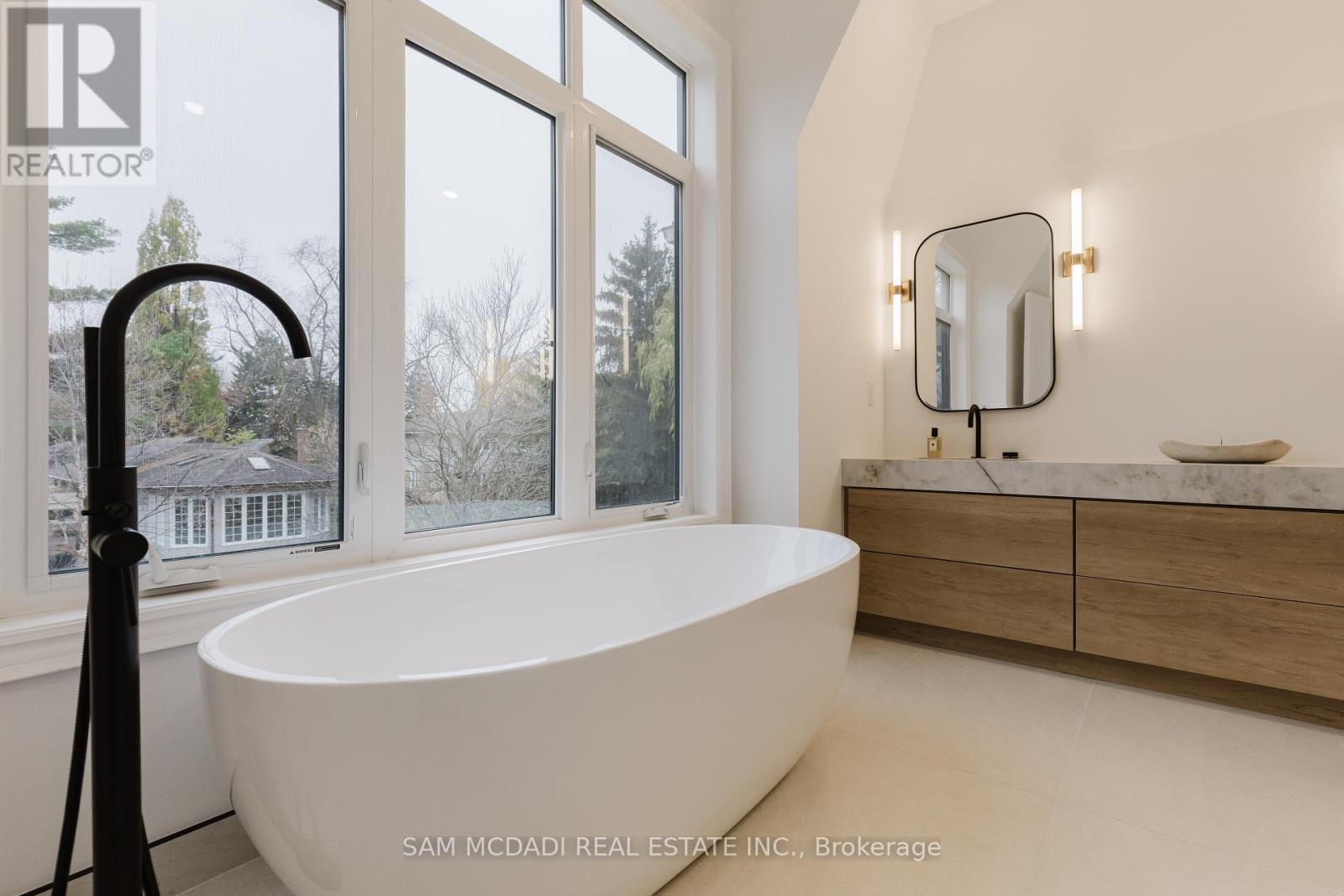 243 Prince George Crescent, Oakville, Ontario  L6L 6P2 - Photo 31 - W12602790