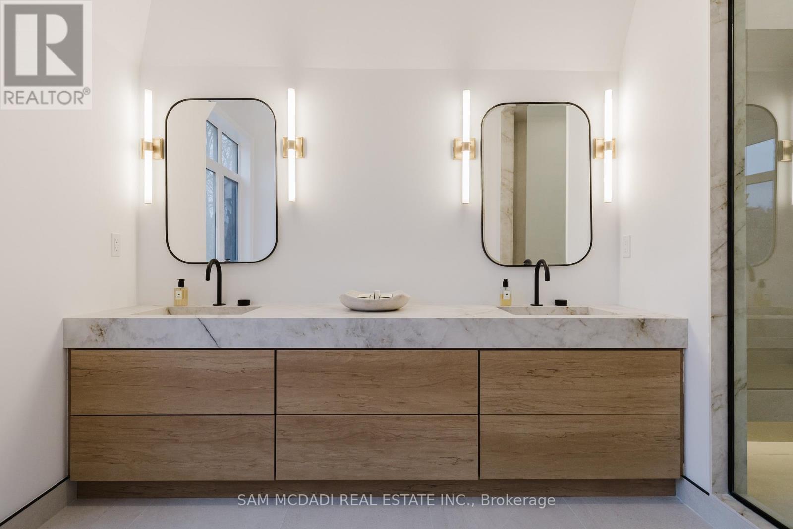 243 Prince George Crescent, Oakville, Ontario  L6L 6P2 - Photo 32 - W12602790