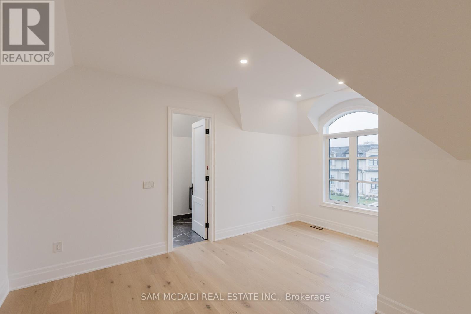 243 Prince George Crescent, Oakville, Ontario  L6L 6P2 - Photo 38 - W12602790