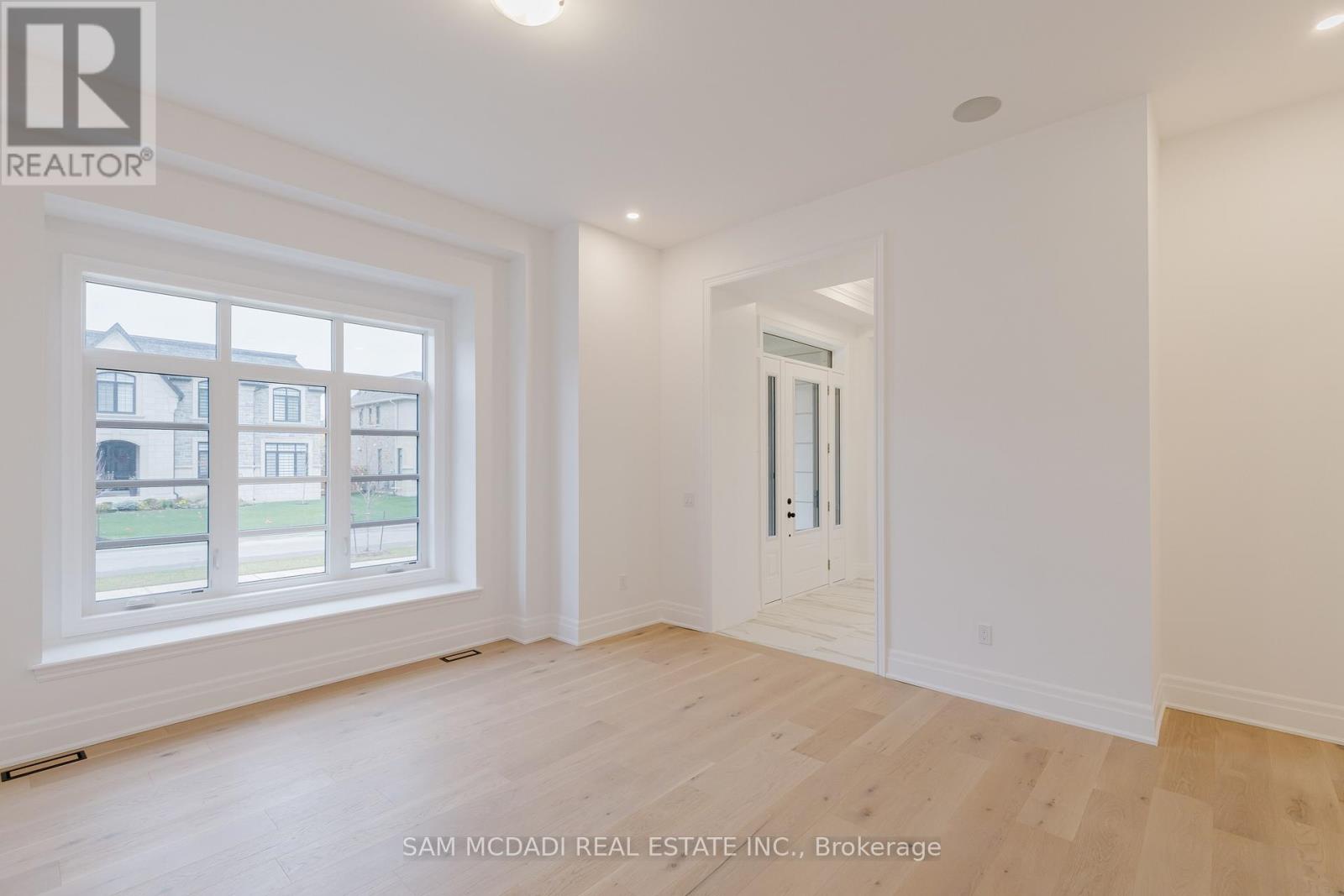 243 Prince George Crescent, Oakville, Ontario  L6L 6P2 - Photo 7 - W12602790