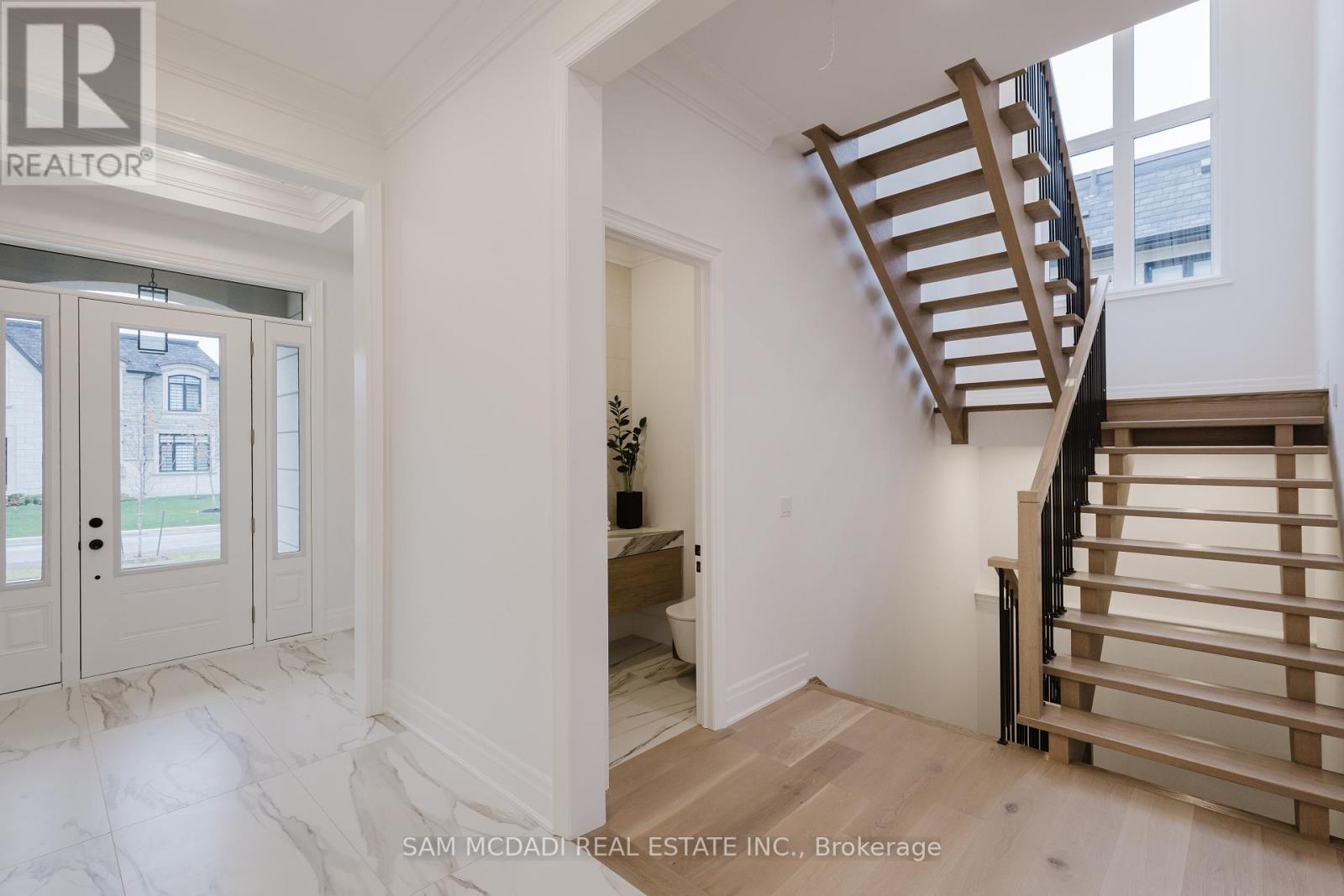 243 Prince George Crescent, Oakville, Ontario  L6L 6P2 - Photo 8 - W12602790