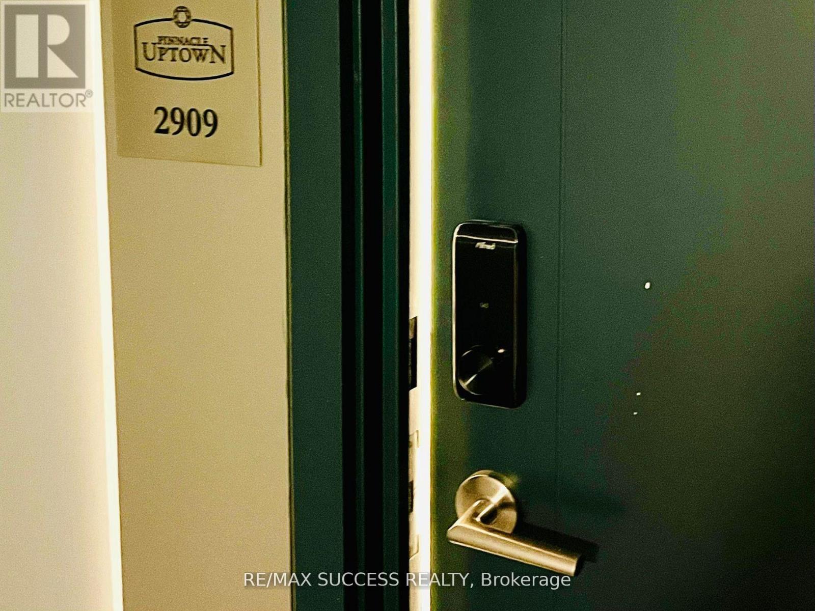 2909 - 15 Watergarden Drive, Mississauga, Ontario  L5R 0H4 - Photo 7 - W12602800