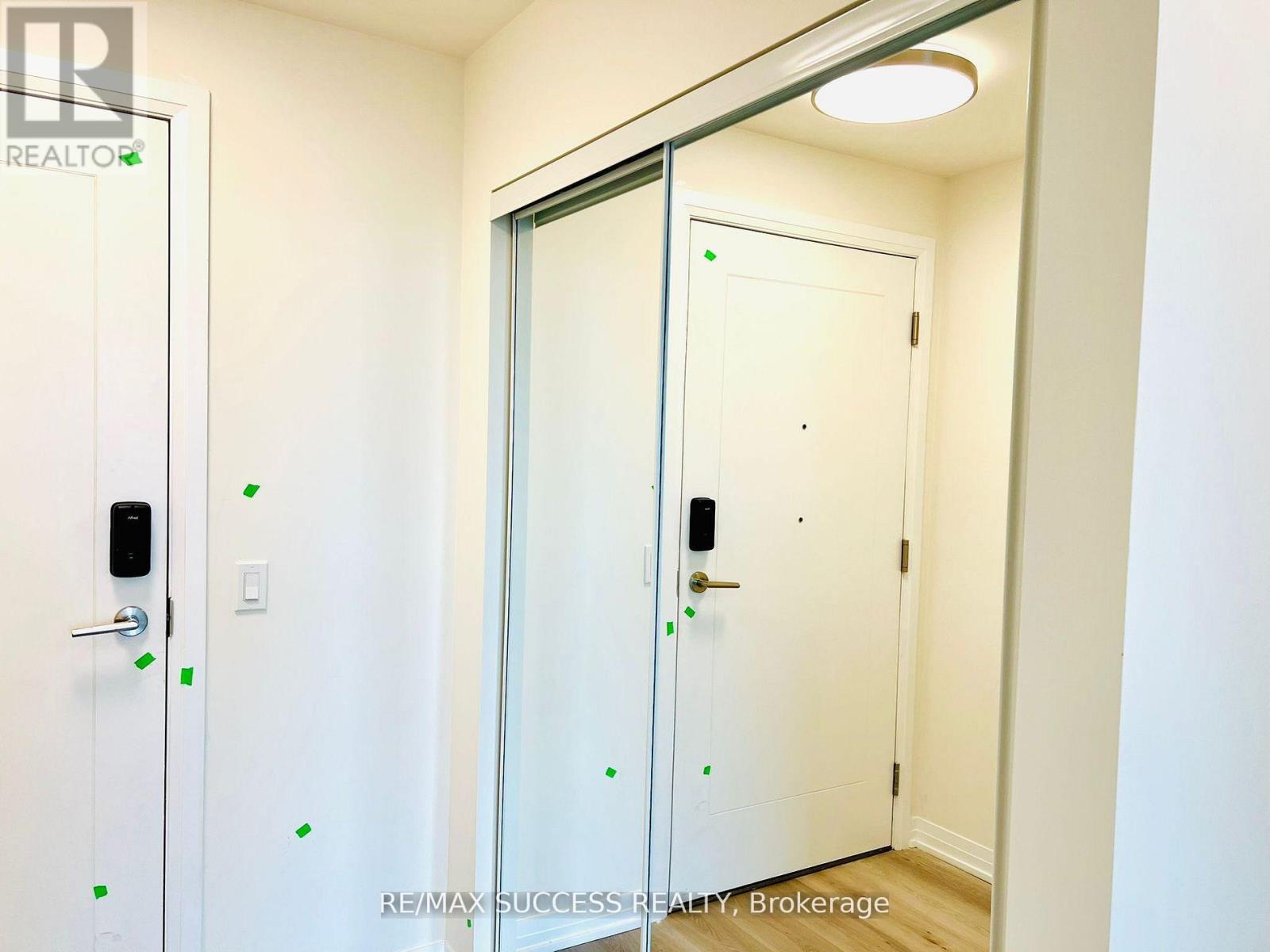 2909 - 15 Watergarden Drive, Mississauga, Ontario  L5R 0H4 - Photo 8 - W12602800