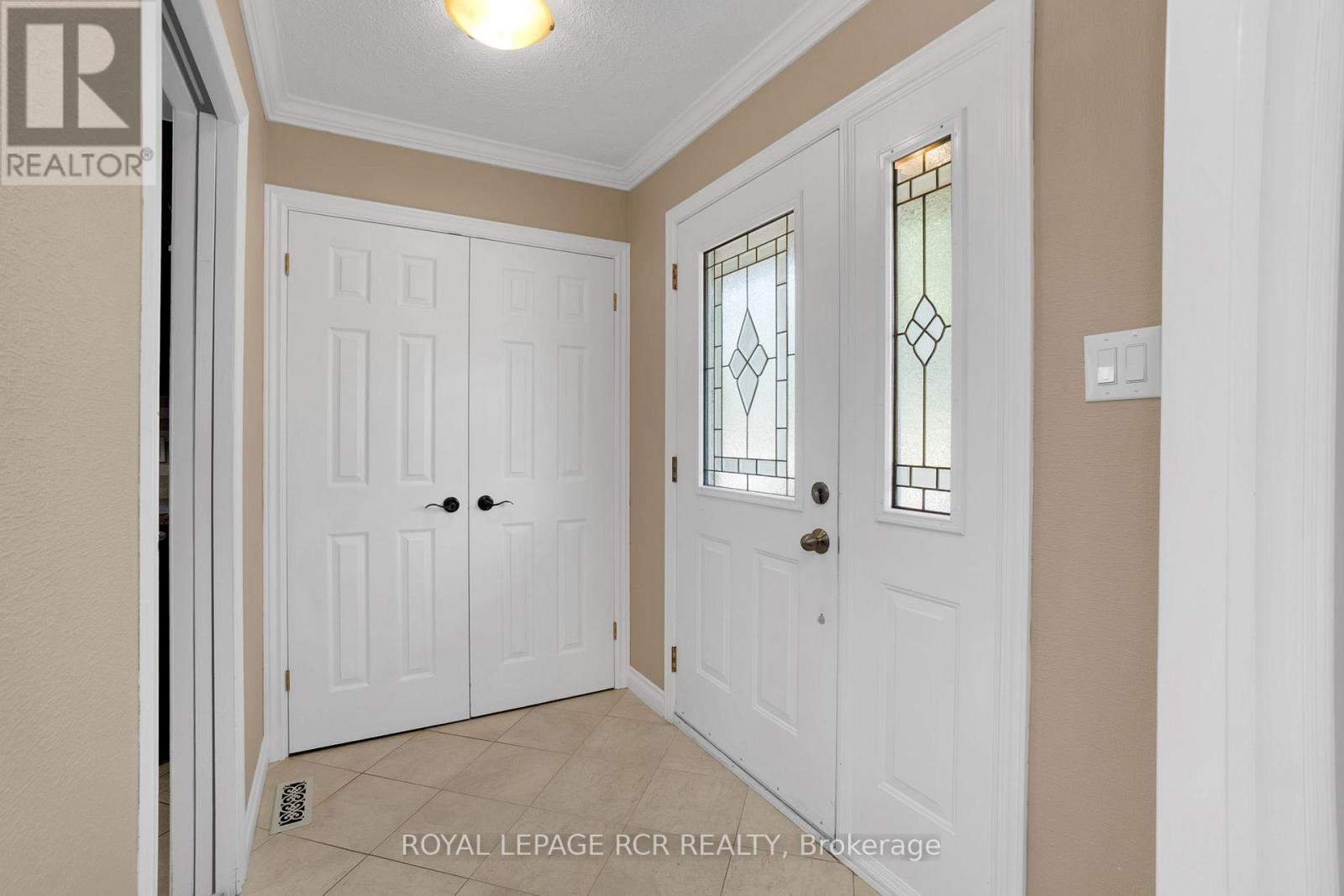 273 Newlove Drive, Caledon, Ontario  L7E 2A2 - Photo 3 - W12602802