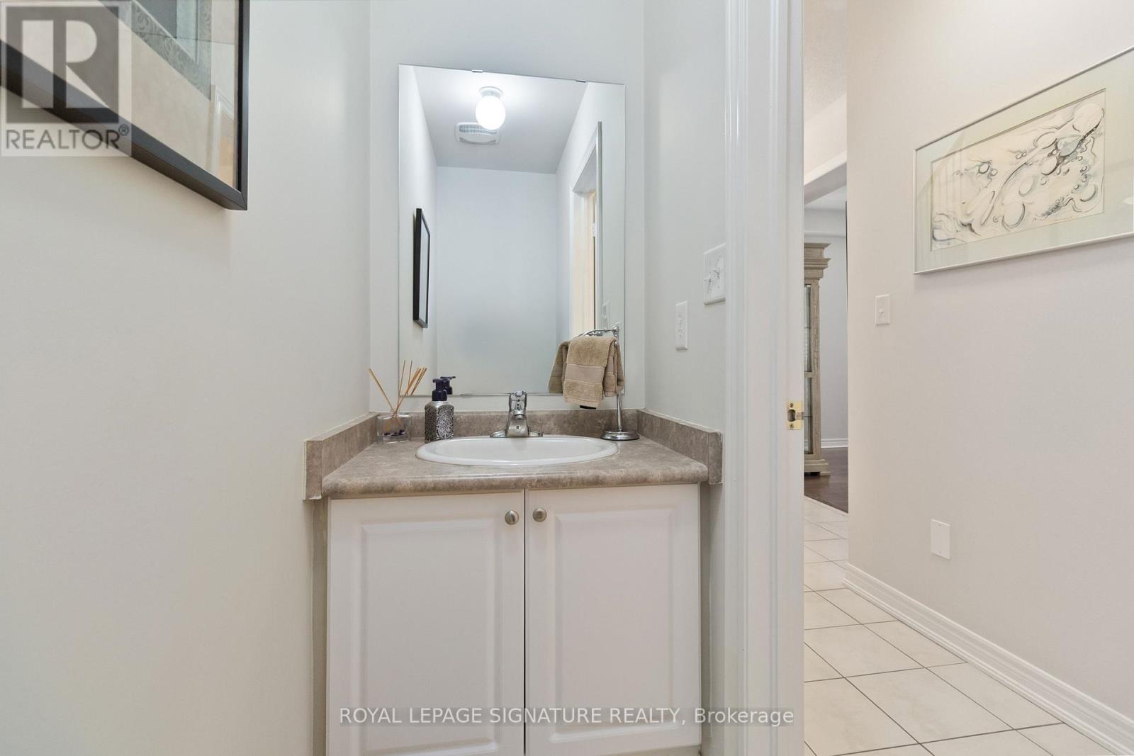 573 Gardenbrook Avenue, Oakville, Ontario  L6M 0P5 - Photo 15 - W12602814