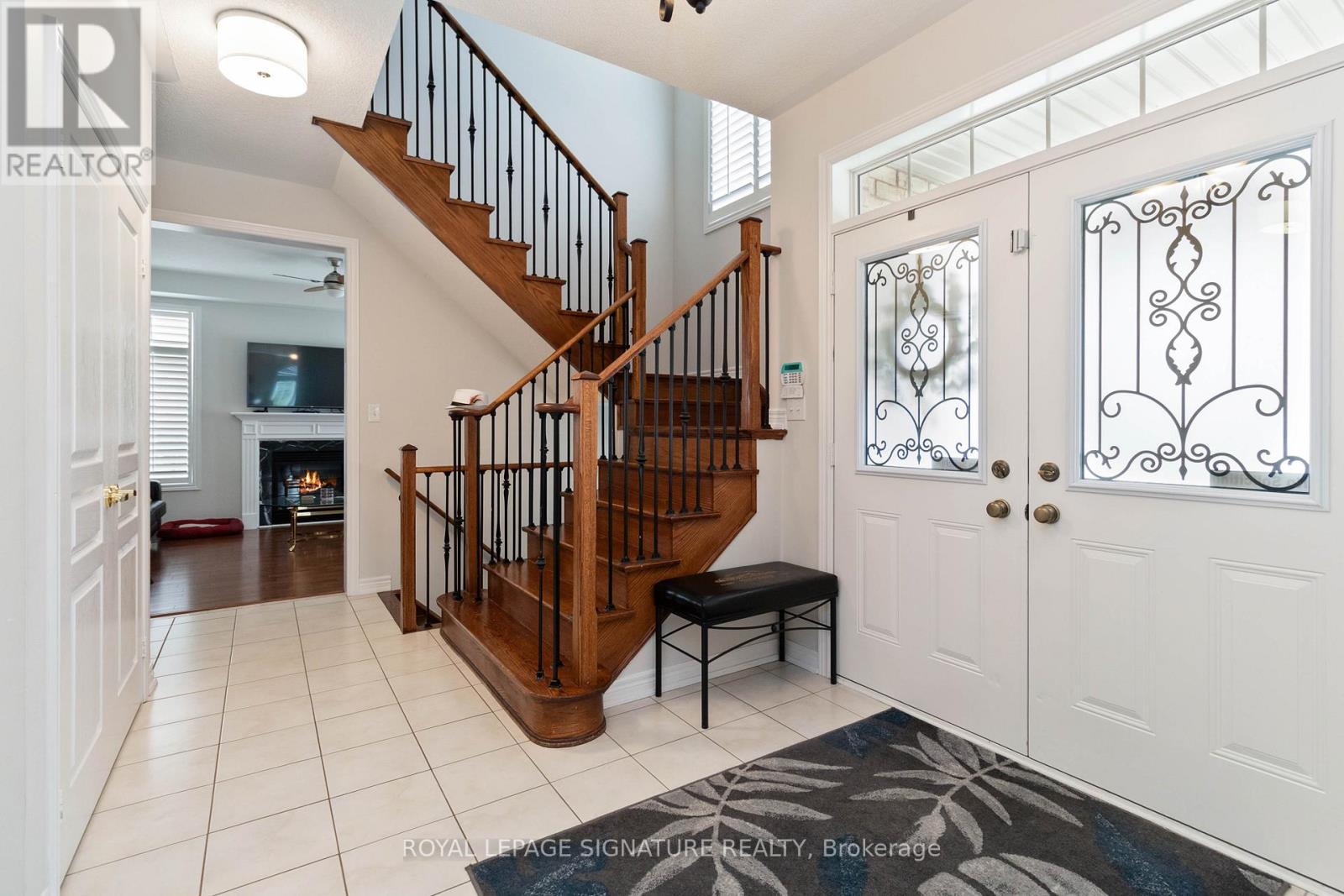 573 Gardenbrook Avenue, Oakville, Ontario  L6M 0P5 - Photo 5 - W12602814