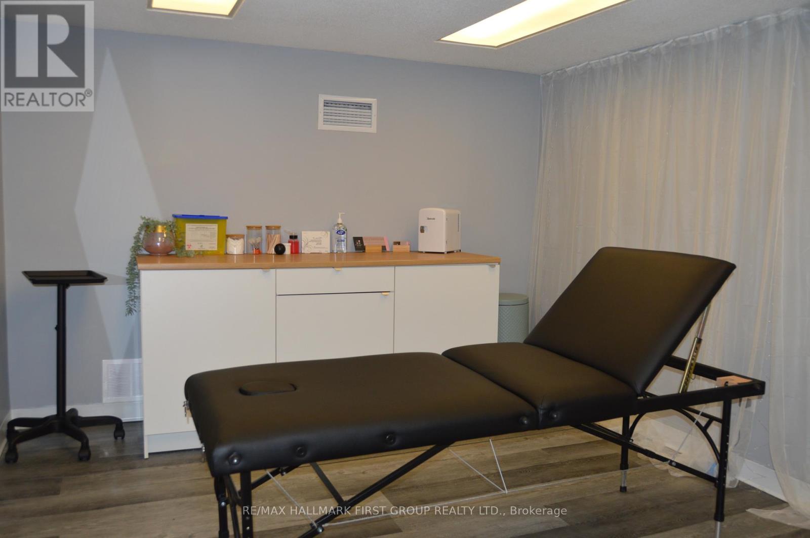 107 - 257 Division Street, Cobourg, Ontario  K9A 3P9 - Photo 2 - X12602754