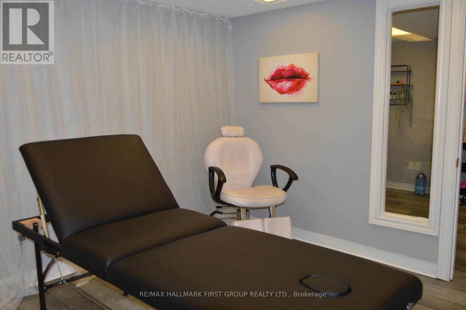 107 - 257 Division Street, Cobourg, Ontario  K9A 3P9 - Photo 3 - X12602754