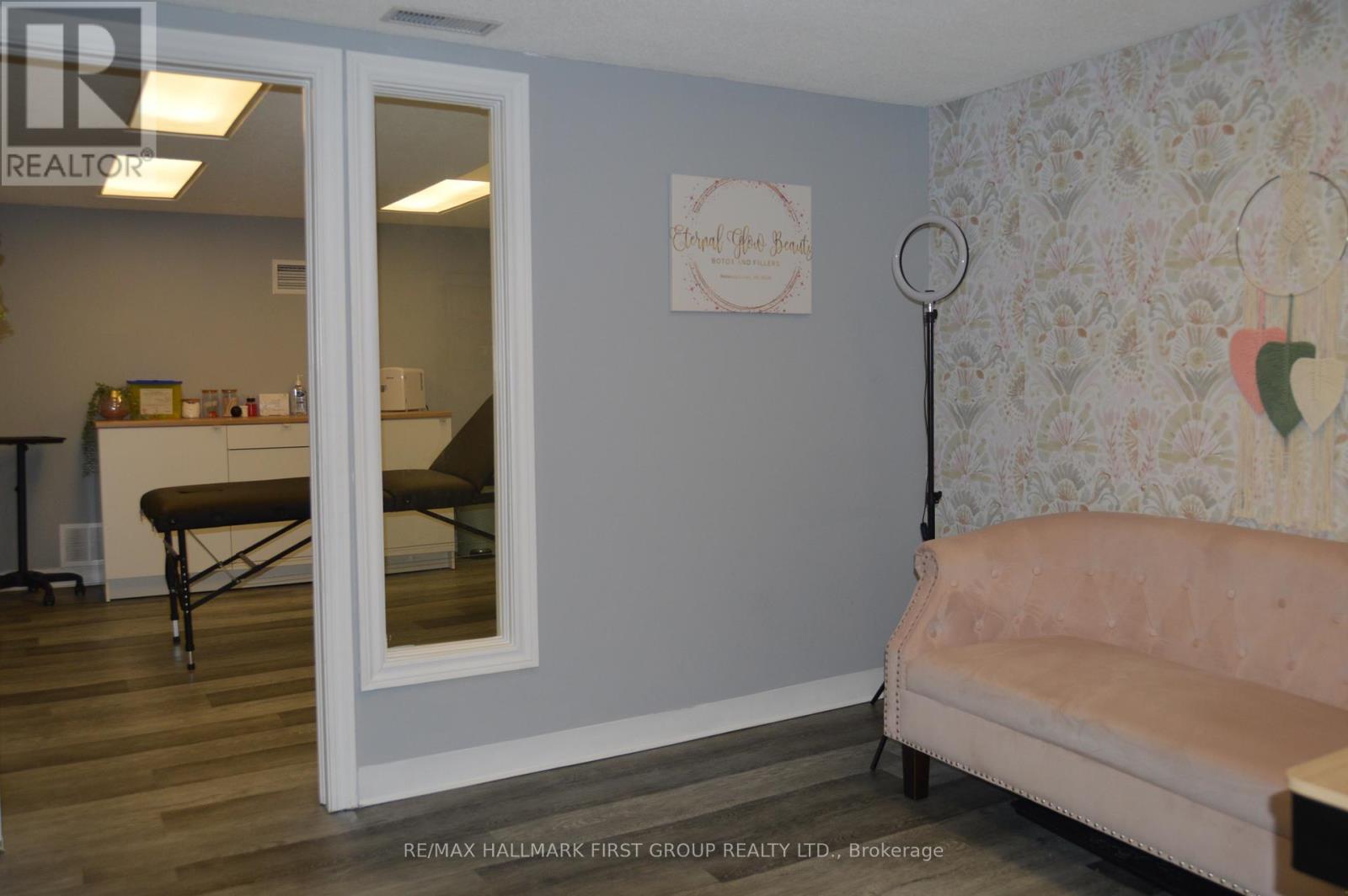 107 - 257 Division Street, Cobourg, Ontario  K9A 3P9 - Photo 6 - X12602754