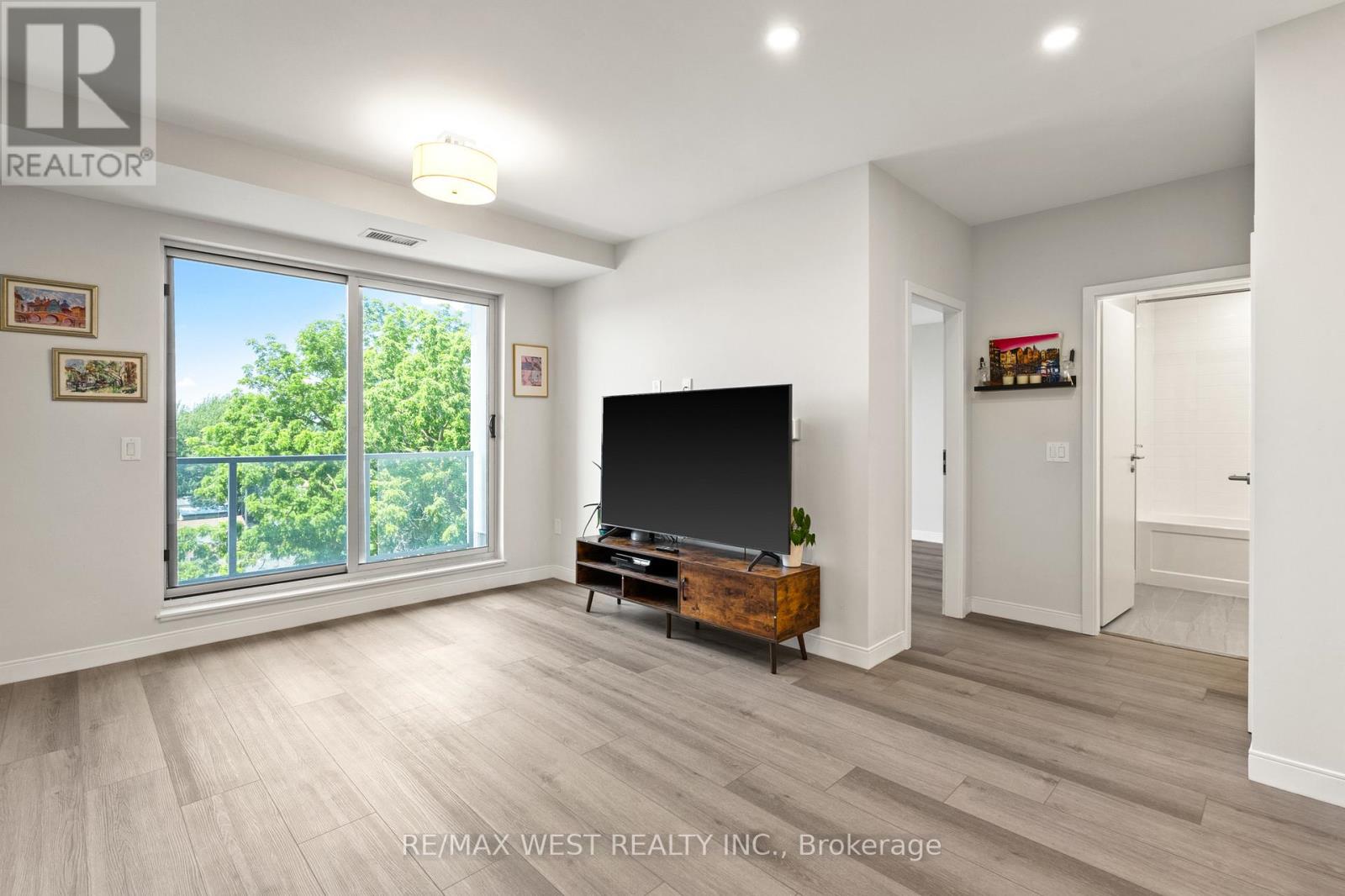 502 - 118 West Street, Port Colborne, Ontario  L3K 4C9 - Photo 5 - X12602762