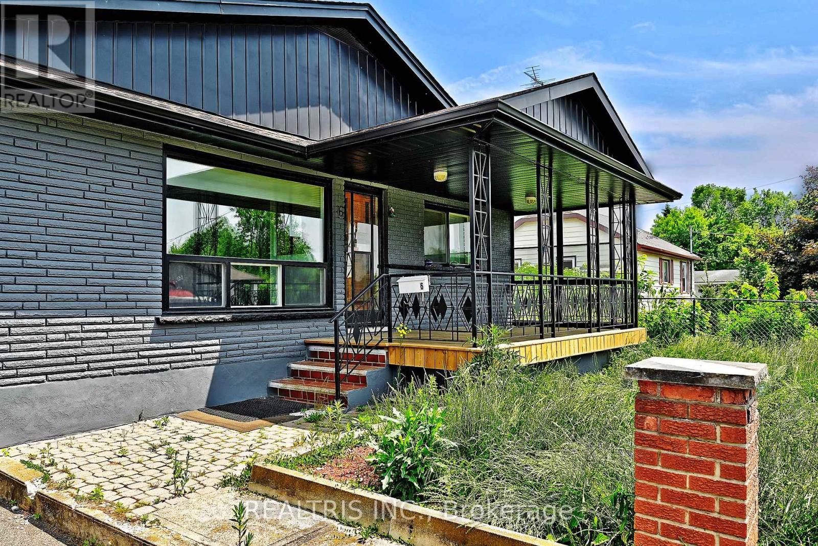 6 Lucerne Place, St. Catharines, Ontario  L2P 2E8 - Photo 2 - X12602776