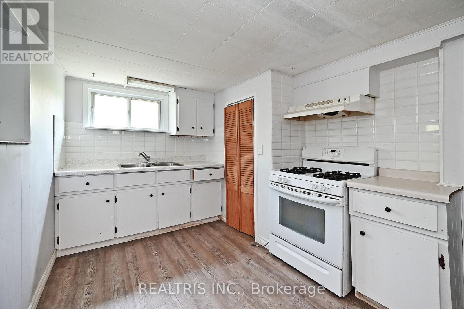 6 Lucerne Place, St. Catharines, Ontario  L2P 2E8 - Photo 32 - X12602776