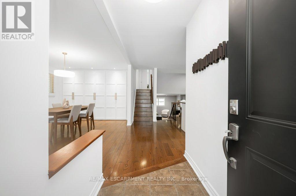 112 Thomas Street, Cambridge, Ontario  N3C 3C7 - Photo 4 - X12602806