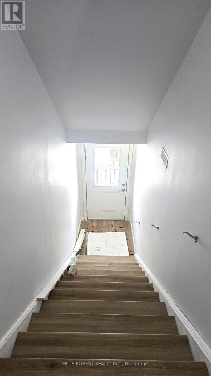 A - 341 Spruce Street, London East, Ontario  N5W 2P9 - Photo 2 - X12602902