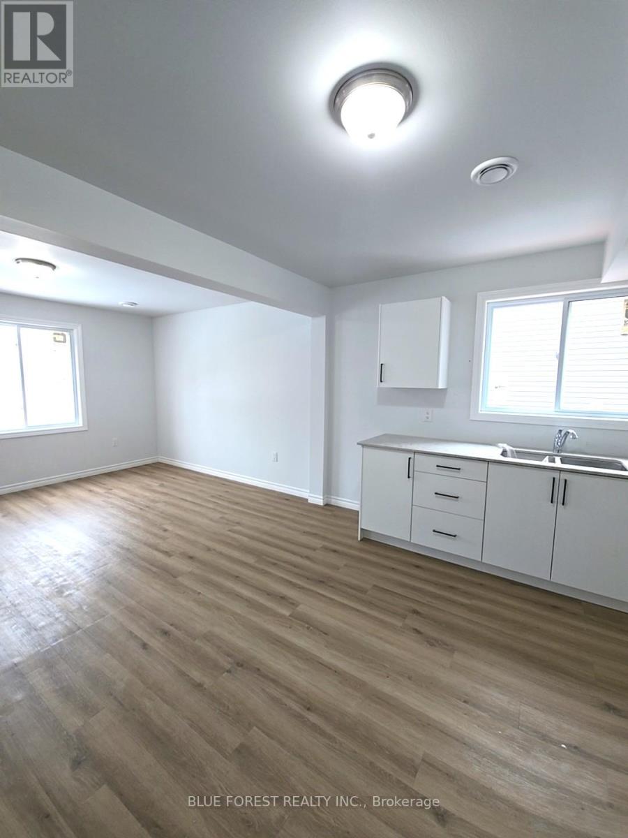 A - 341 Spruce Street, London East, Ontario  N5W 2P9 - Photo 5 - X12602902