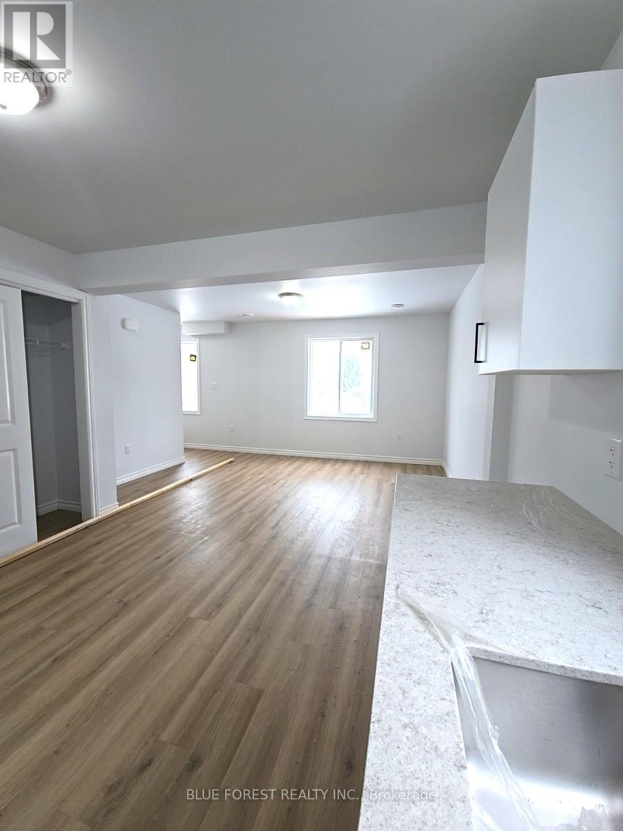 A - 337 Spruce Street, London East, Ontario  N5W 2P9 - Photo 6 - X12602908