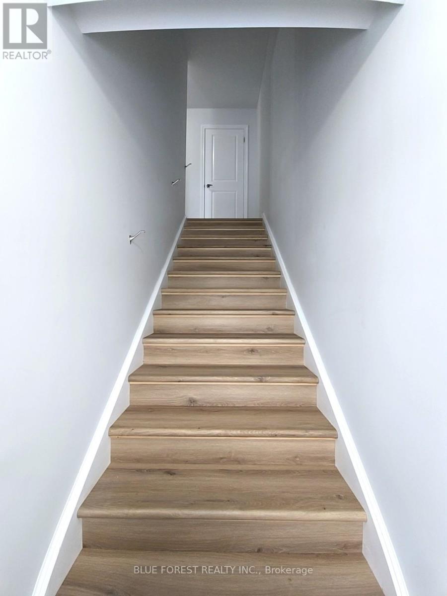 A - 337 Spruce Street, London East, Ontario  N5W 2P9 - Photo 7 - X12602908