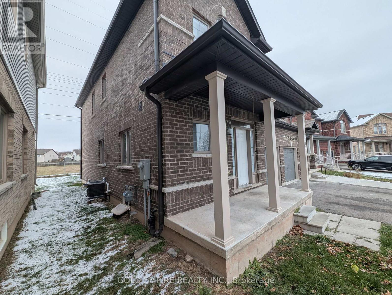 7511 Marpin Court, Niagara Falls, Ontario  L2H 0P3 - Photo 4 - X12602936