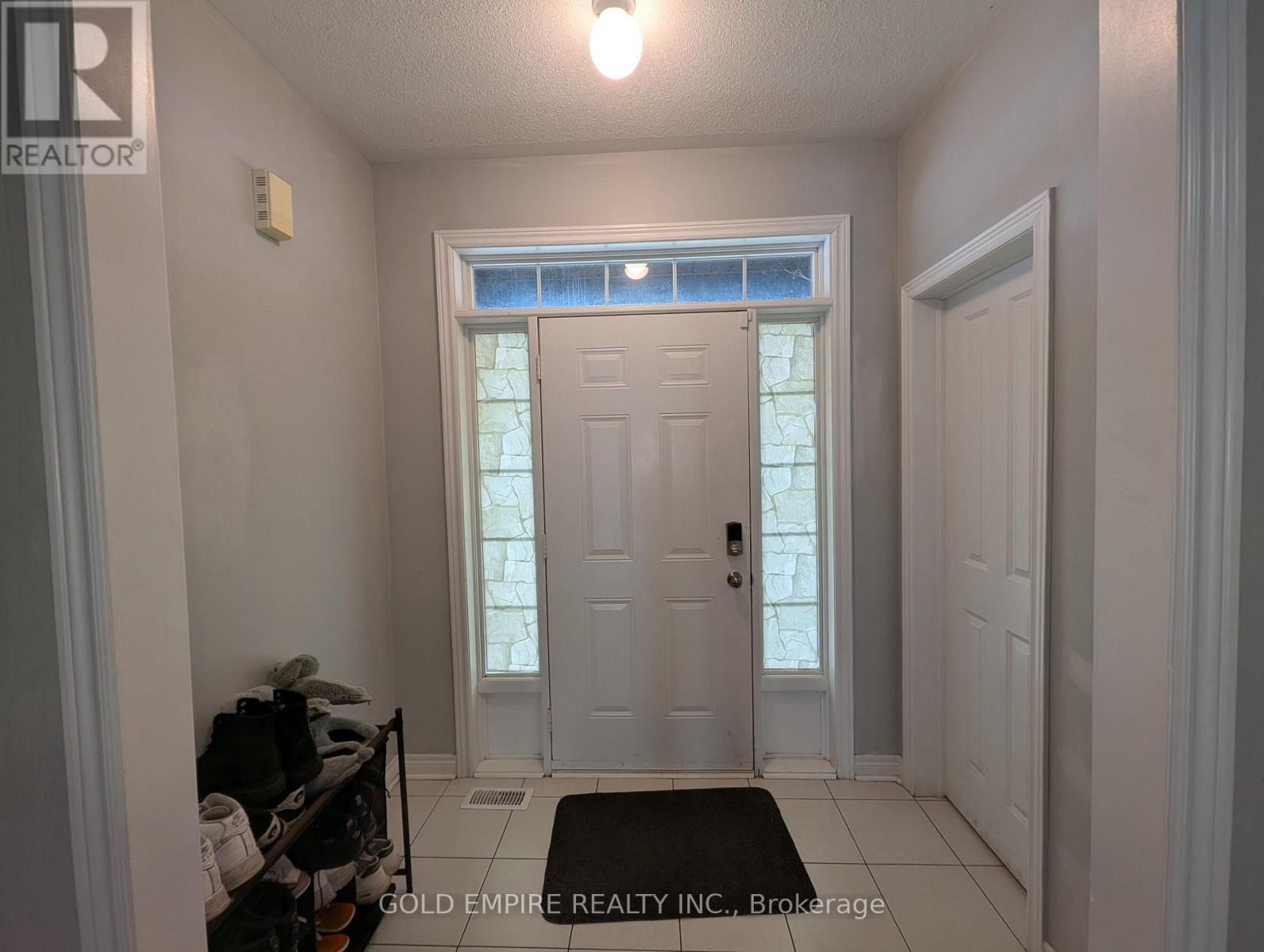 7511 Marpin Court, Niagara Falls, Ontario  L2H 0P3 - Photo 7 - X12602936