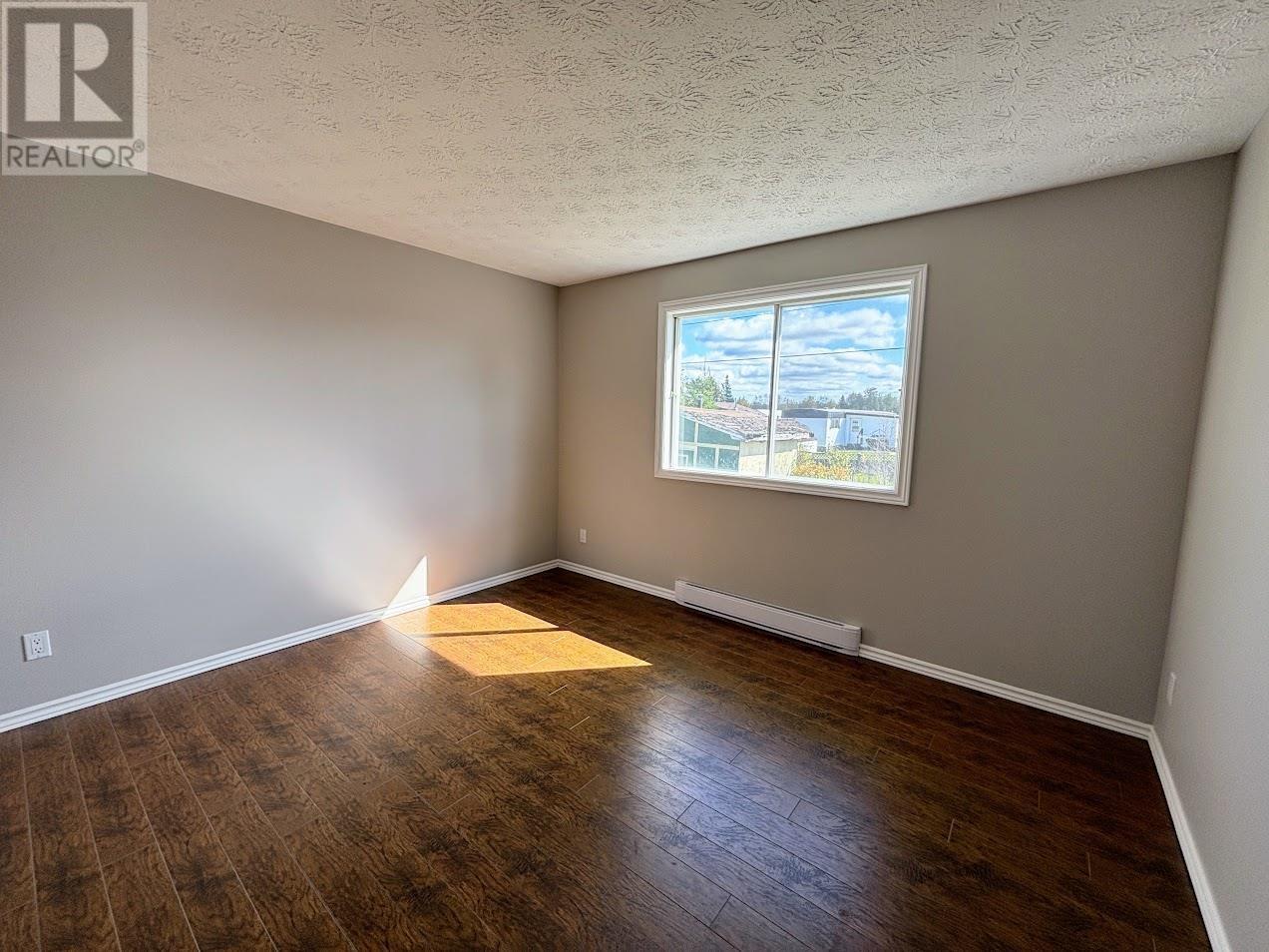 8 Otter Ave, Manitouwadge, Ontario  P0T 2C0 - Photo 11 - TB253052