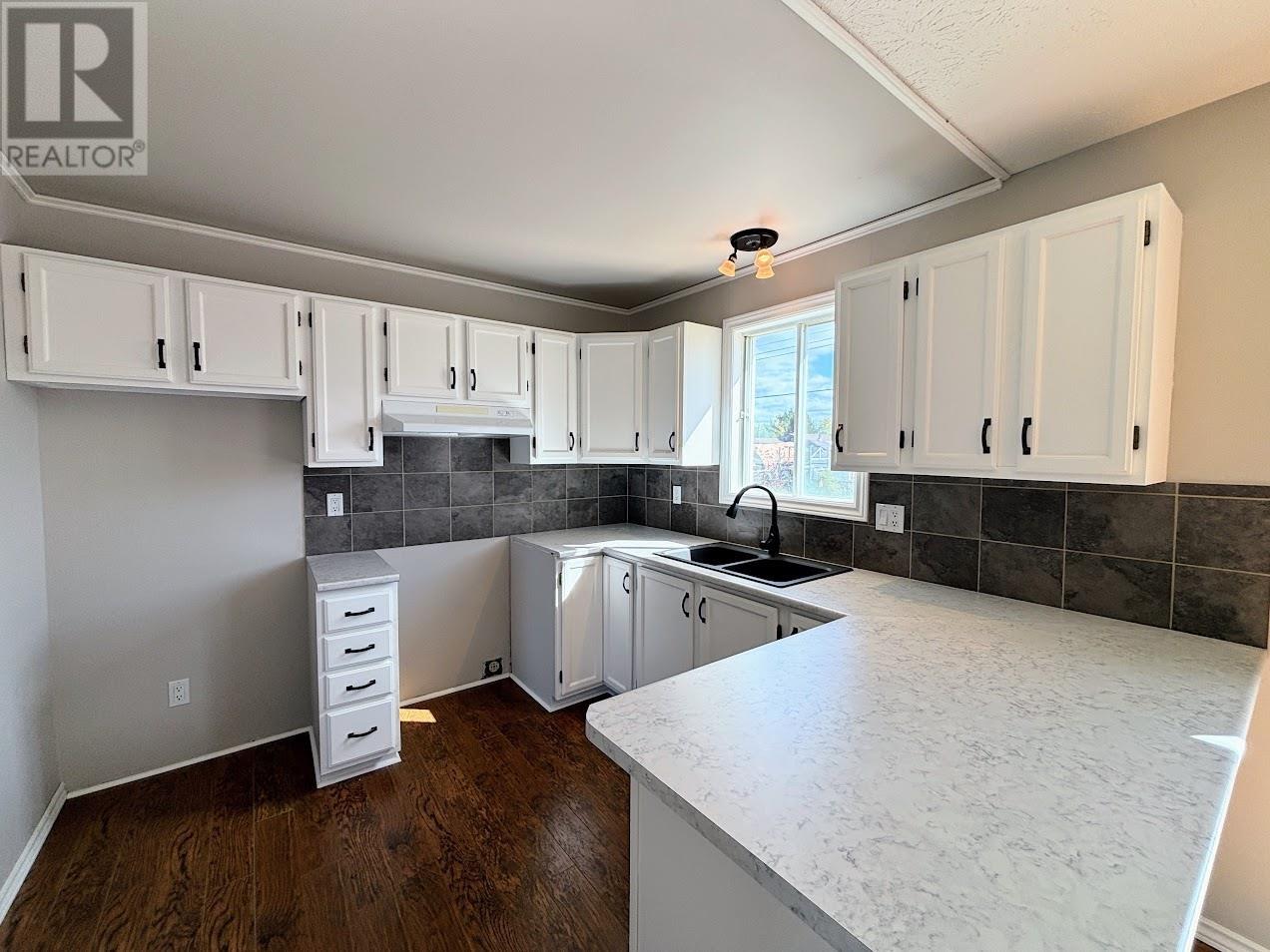 8 Otter Ave, Manitouwadge, Ontario  P0T 2C0 - Photo 4 - TB253052