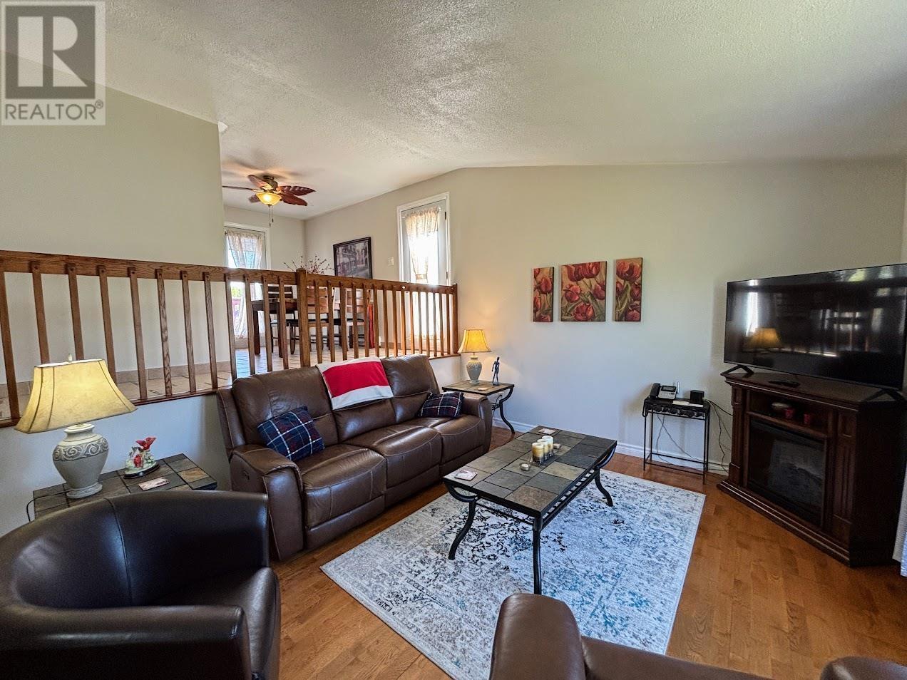 36 Otter Ave, Manitouwadge, Ontario  P0T 2C0 - Photo 9 - TB253069