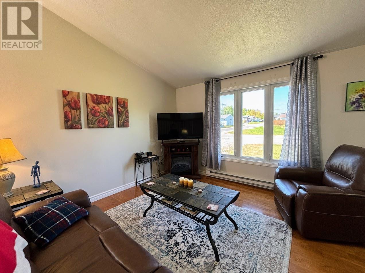 36 Otter Ave, Manitouwadge, Ontario  P0T 2C0 - Photo 10 - TB253069