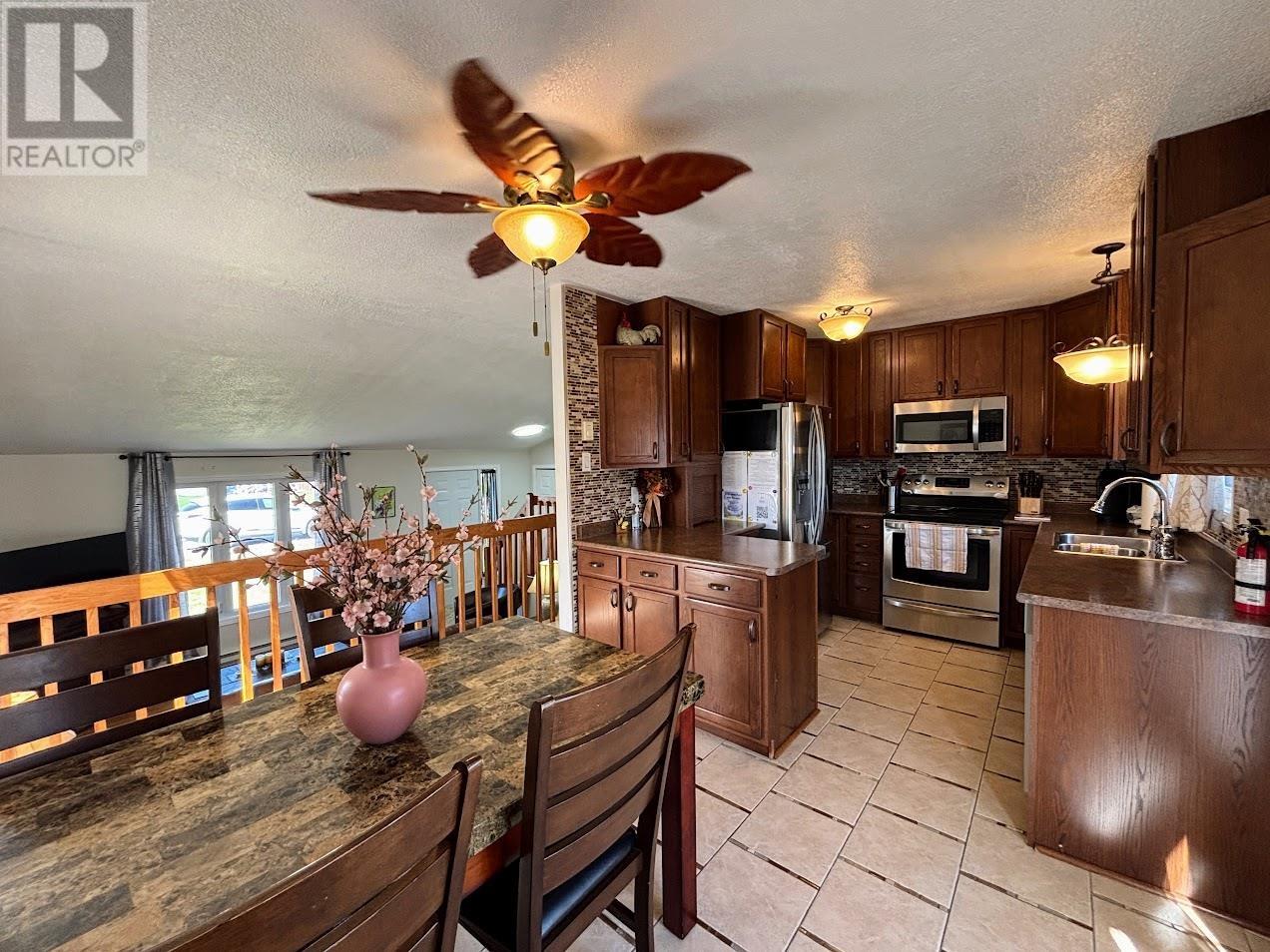 36 Otter Ave, Manitouwadge, Ontario  P0T 2C0 - Photo 3 - TB253069