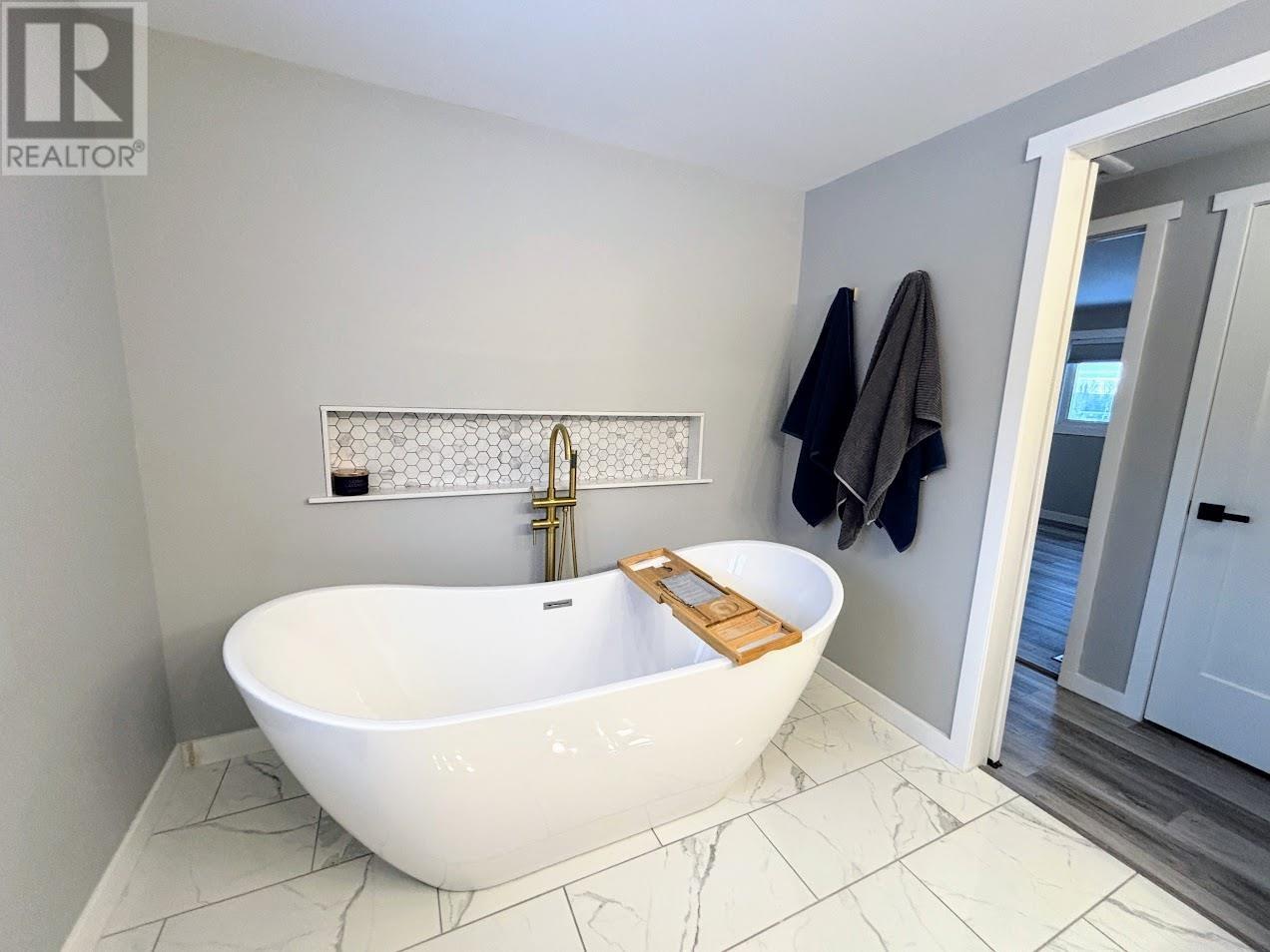 32 Mona Dr, Manitouwadge, Ontario  P0T 2C0 - Photo 27 - TB253515