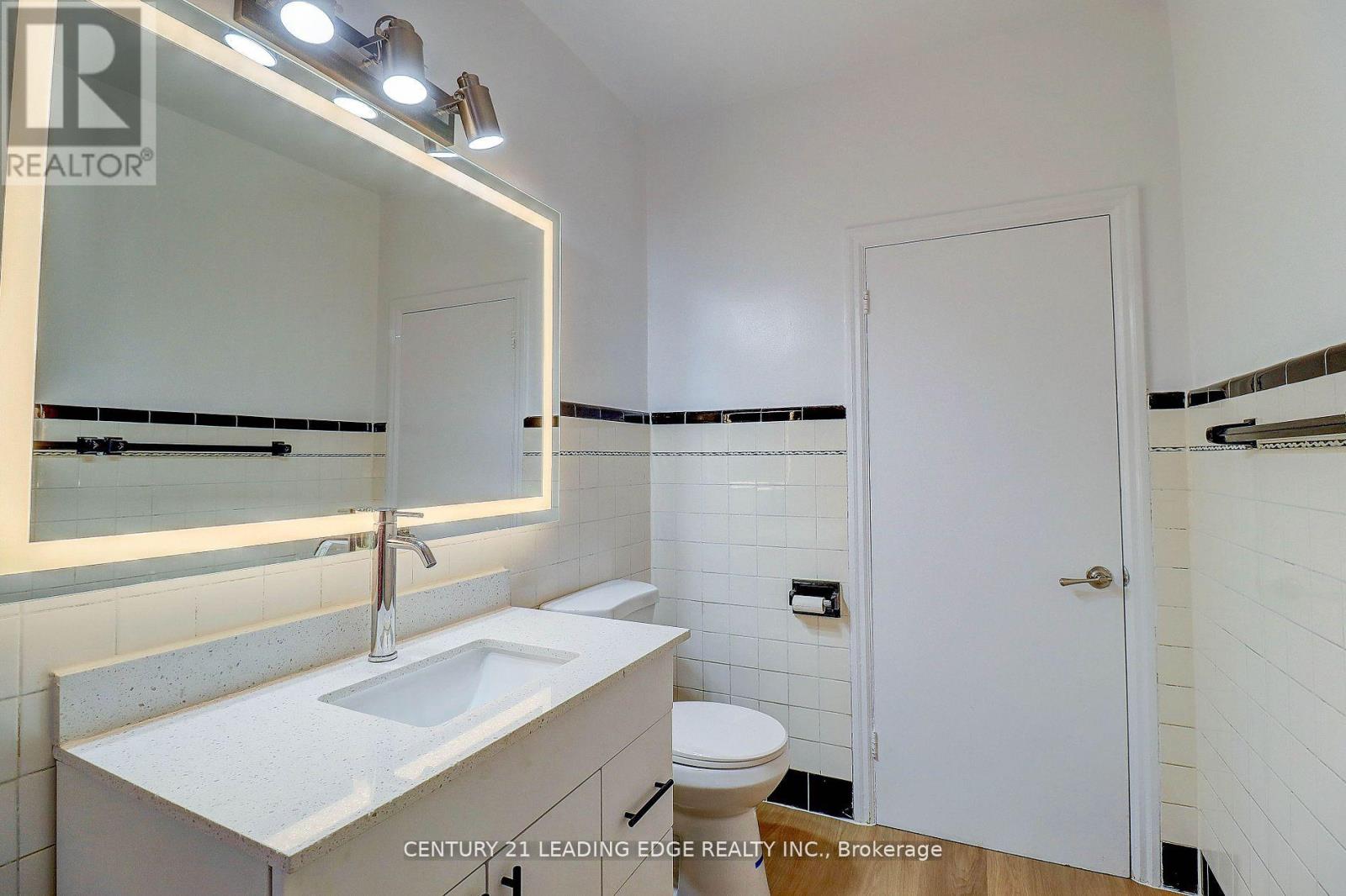 7 Ellsworth Avenue, Toronto, Ontario  M6G 2K4 - Photo 17 - C12601498