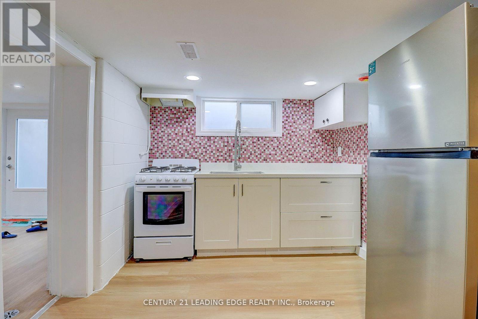 7 Ellsworth Avenue, Toronto, Ontario  M6G 2K4 - Photo 40 - C12601498