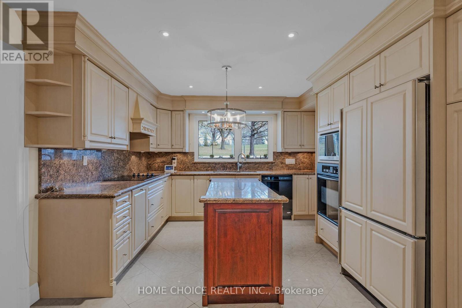 43 Golfwood Heights E, Toronto, Ontario  M9P 3L8 - Photo 15 - W12593564