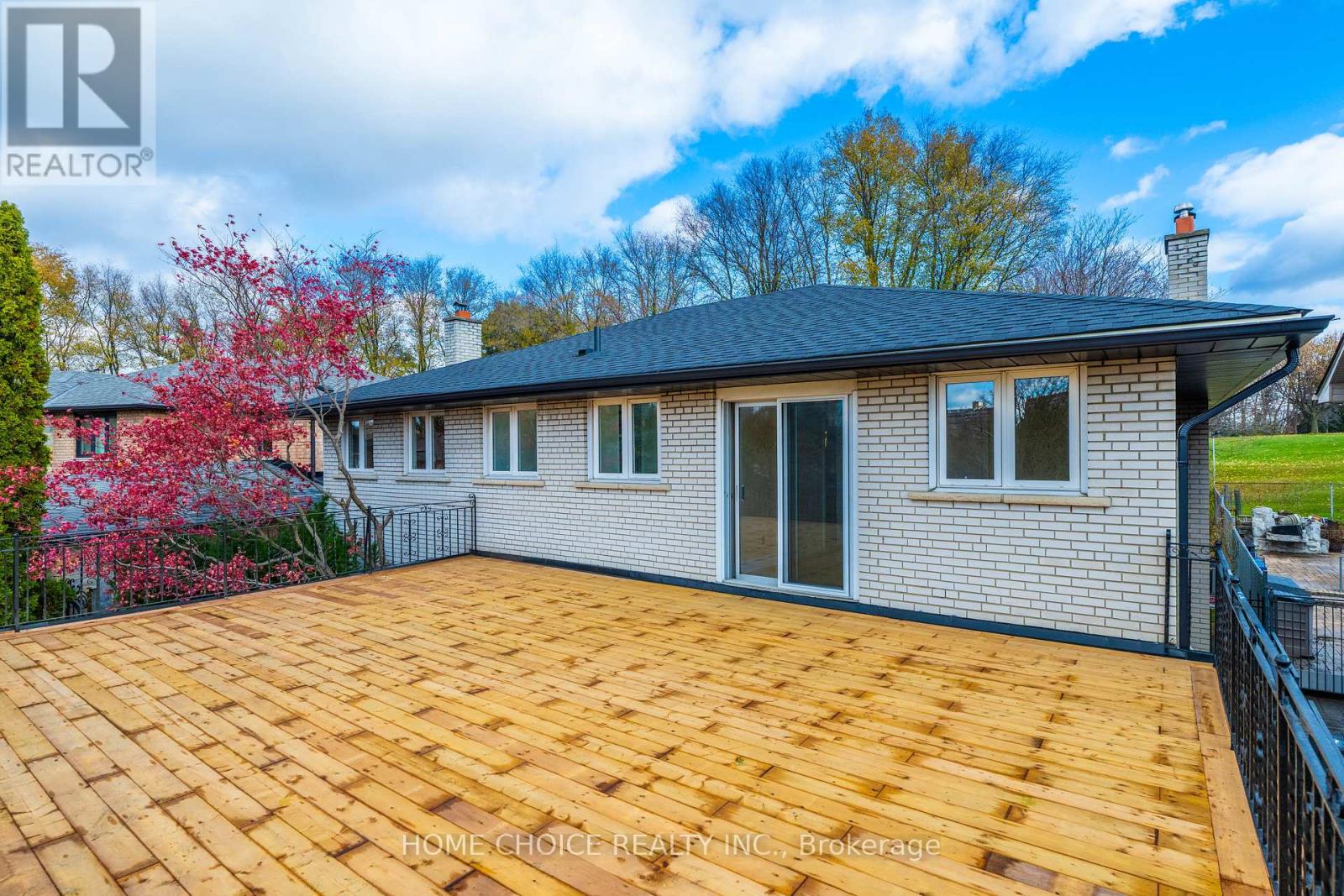 43 Golfwood Heights E, Toronto, Ontario  M9P 3L8 - Photo 48 - W12593564